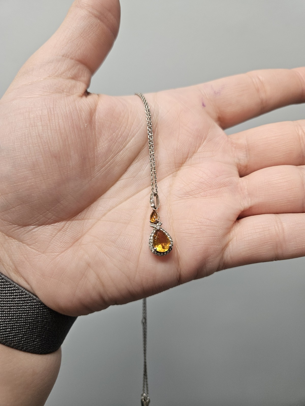Silver Tone Yellow Teardrop Crystal Pendant Necklace & Earrings Jewelry Set