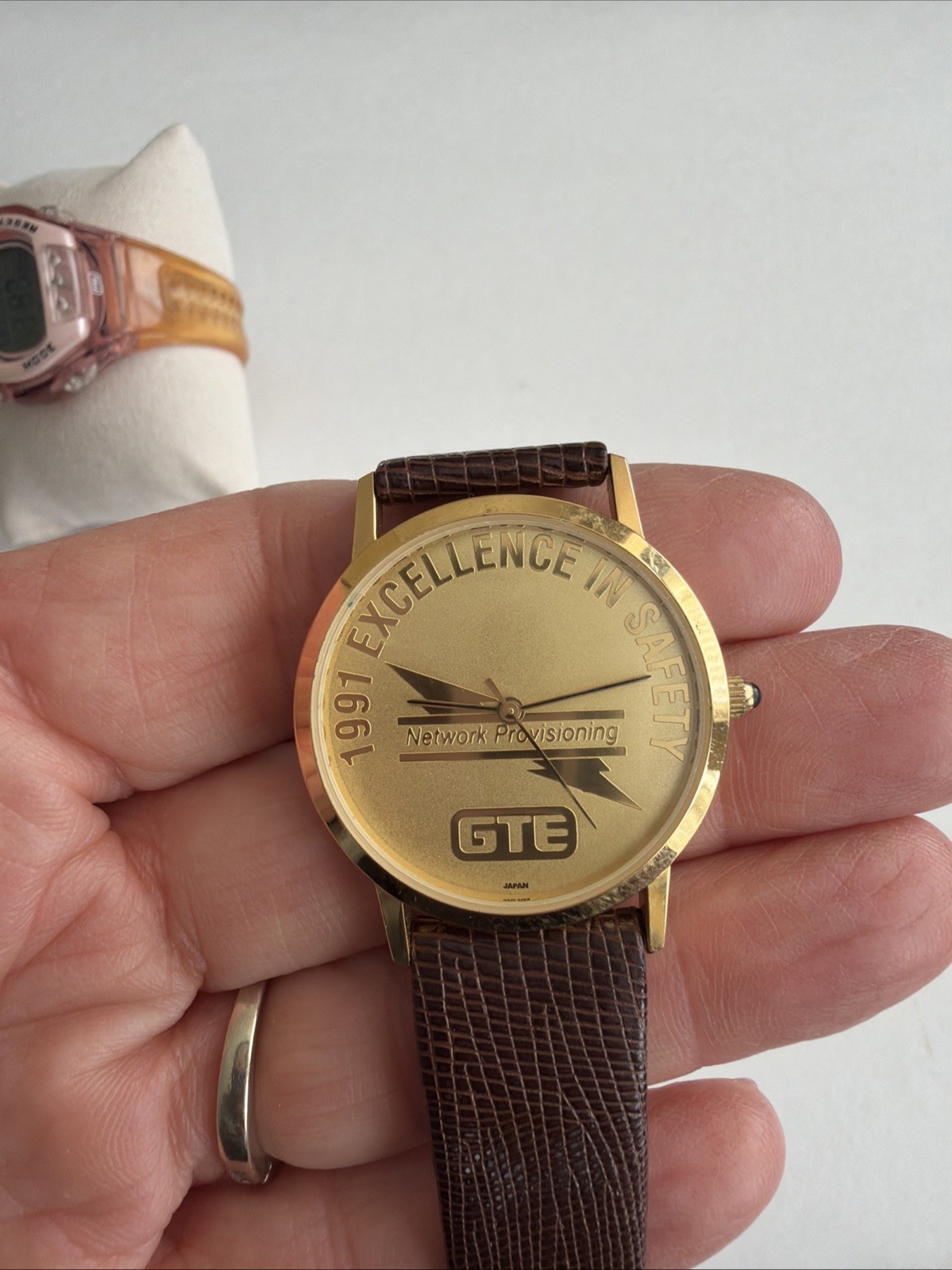 Watch Lot Mens & Womans Guess Fossil GTE NY & Co