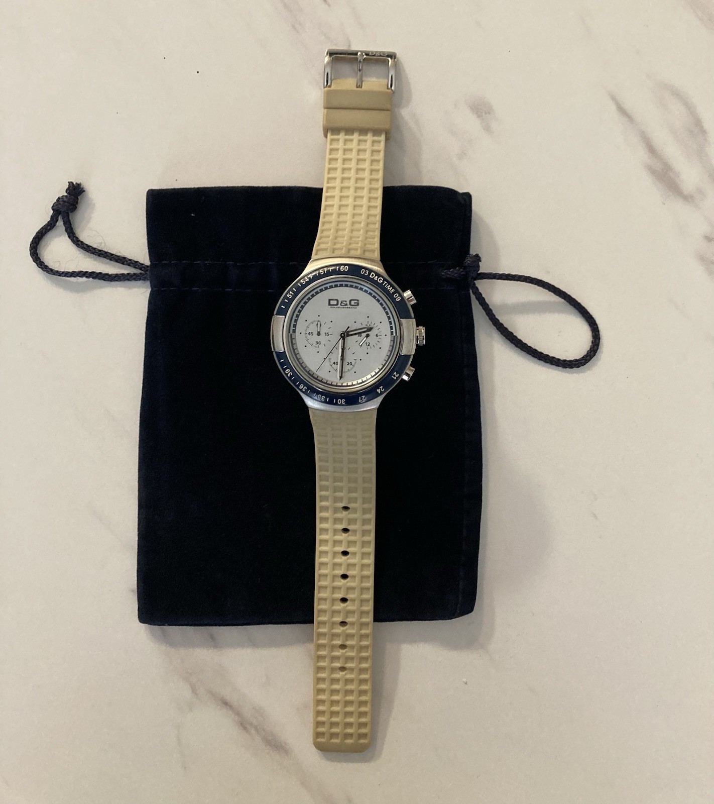 D&G Time Chronograph Silver Dial Blue Bezel Beige Rubber 50m with new battery