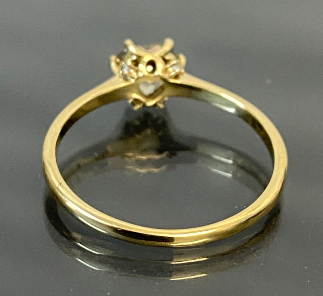 10ct Yellow Gold W/ Heart Diaspore & Diamond Ring Size R 1/2 (US 9)
