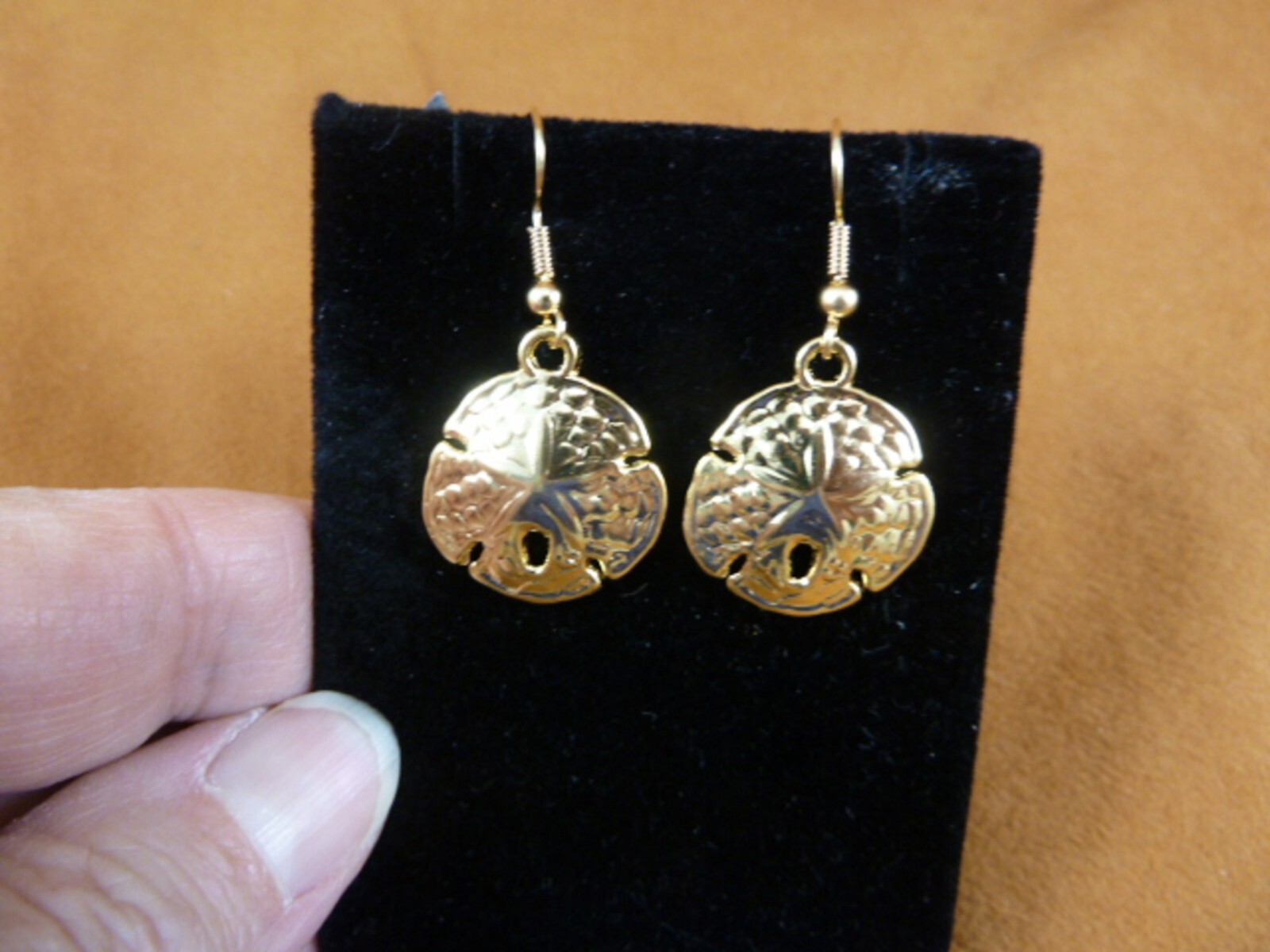 J-SAND-6) shiny 3/4″ Sand dollar gold tone dangle earrings sea shell jewelry