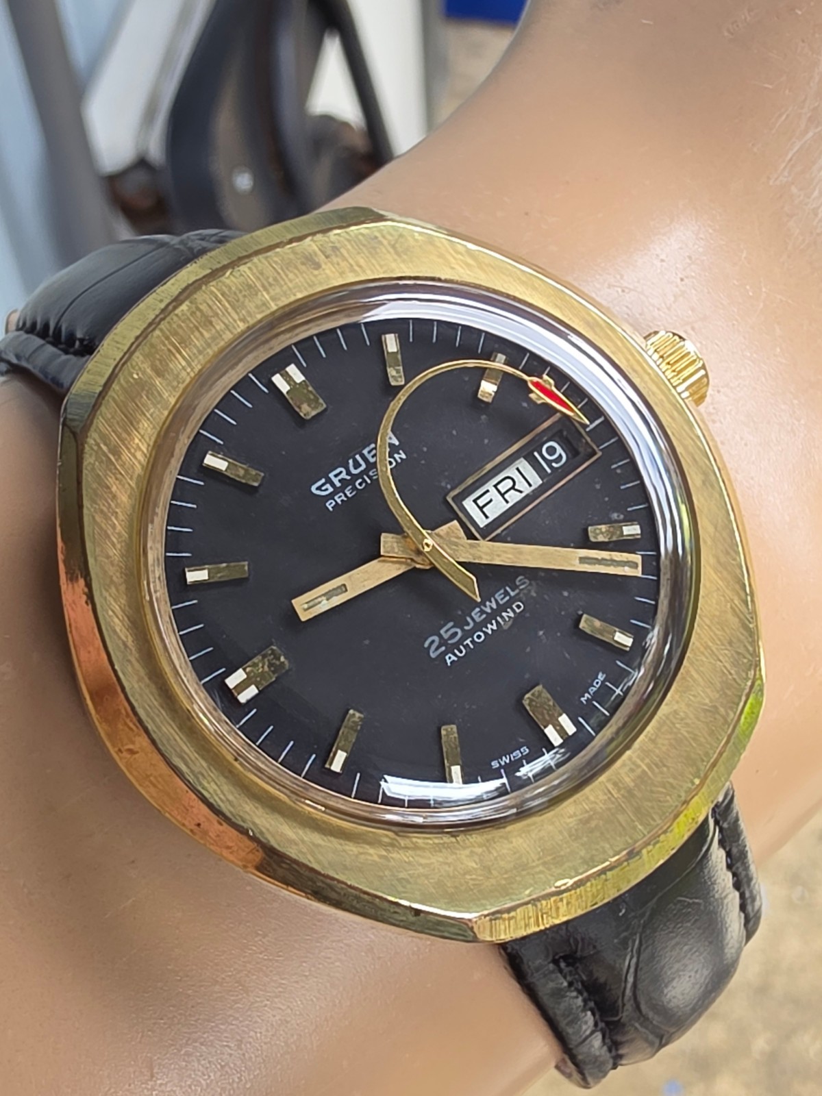 Vintage GRUEN men’s automatic watch 40mm Rocket second hand swiss made 1970s