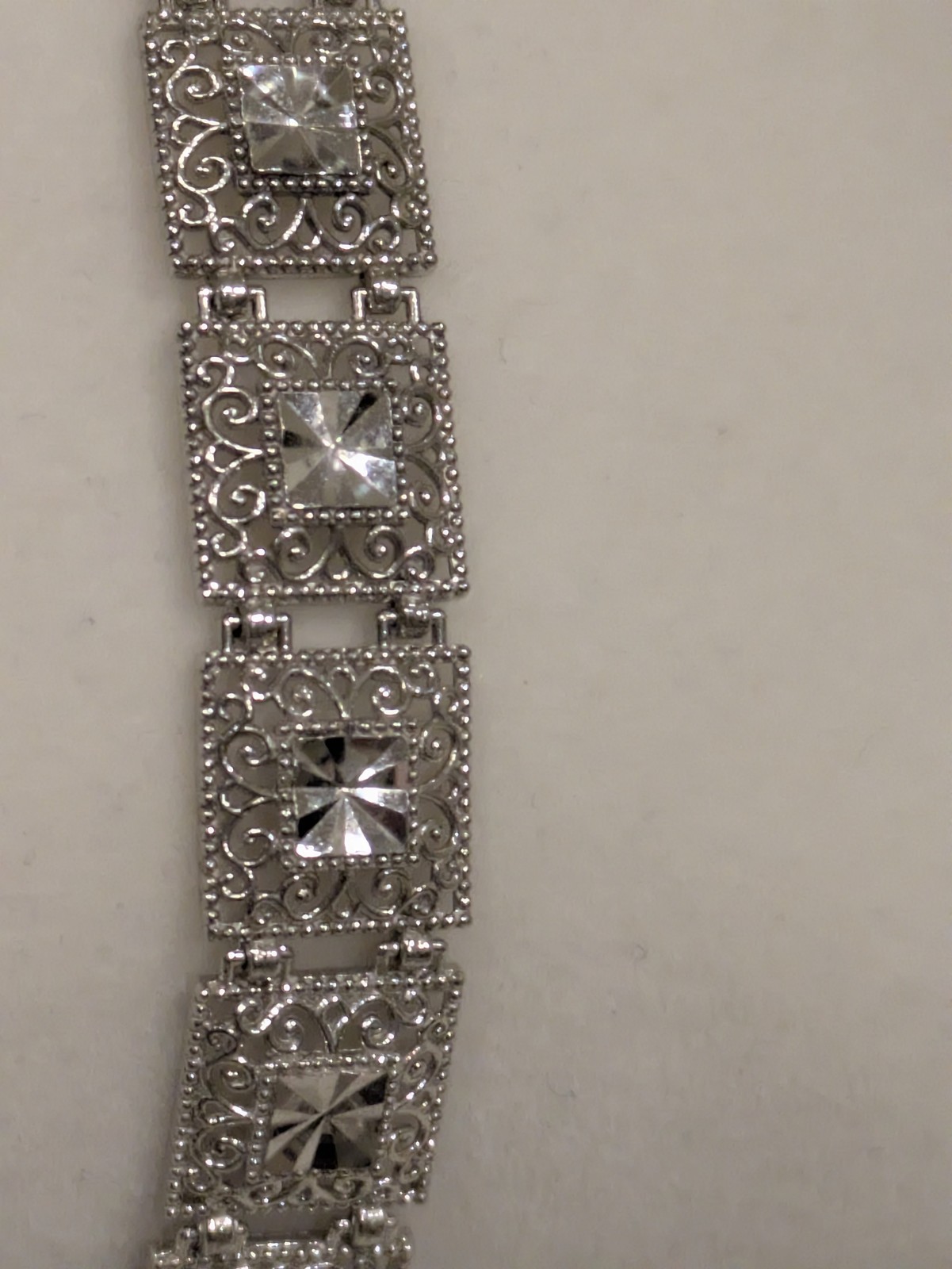 10kt White Gold 8.8mm Square Filigree Link Chain 7.25″ Bracelet 7.74 Grams