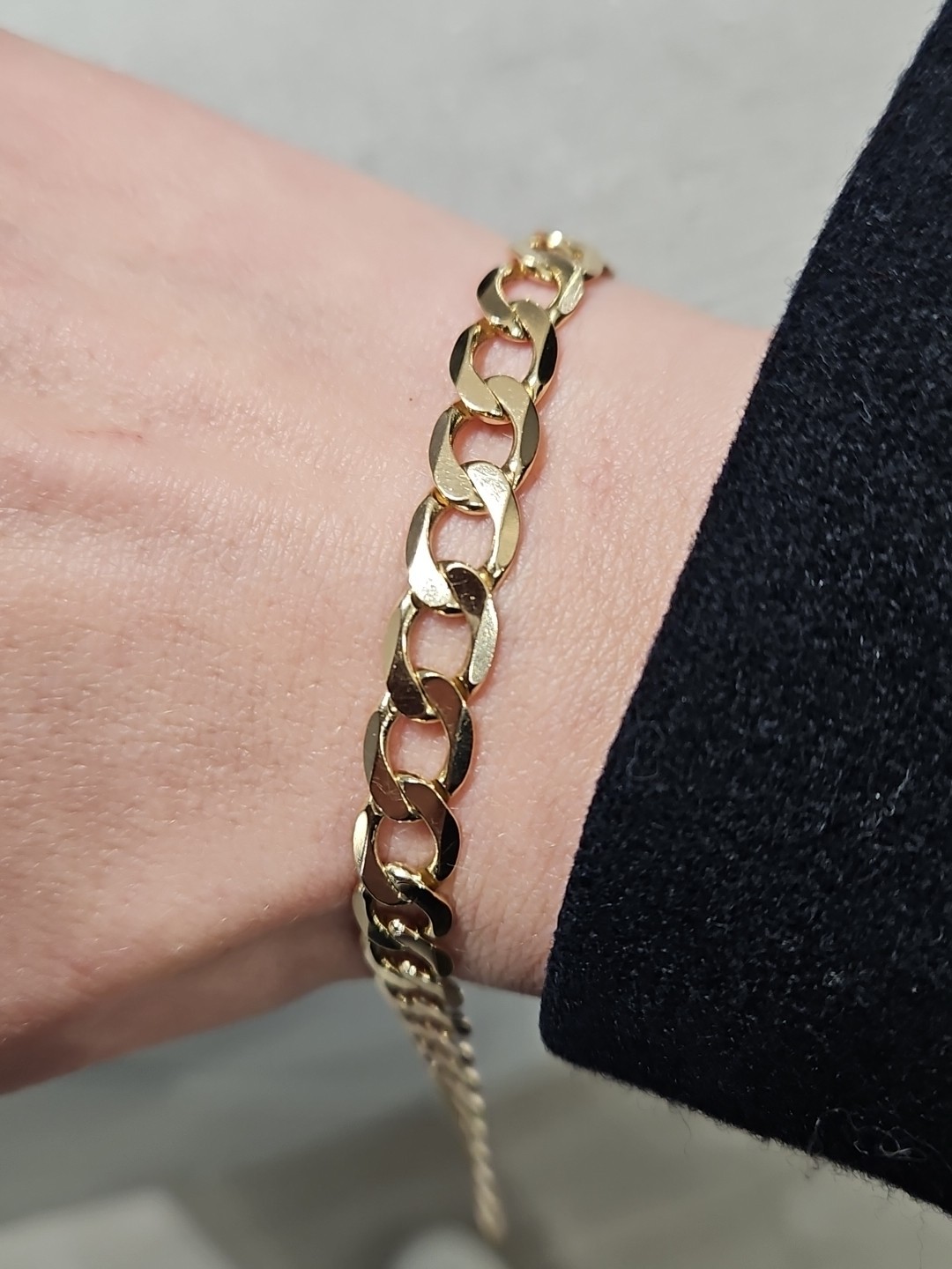 9ct Yellow Gold Flat Curb Mens Bracelet 8.5 Inch