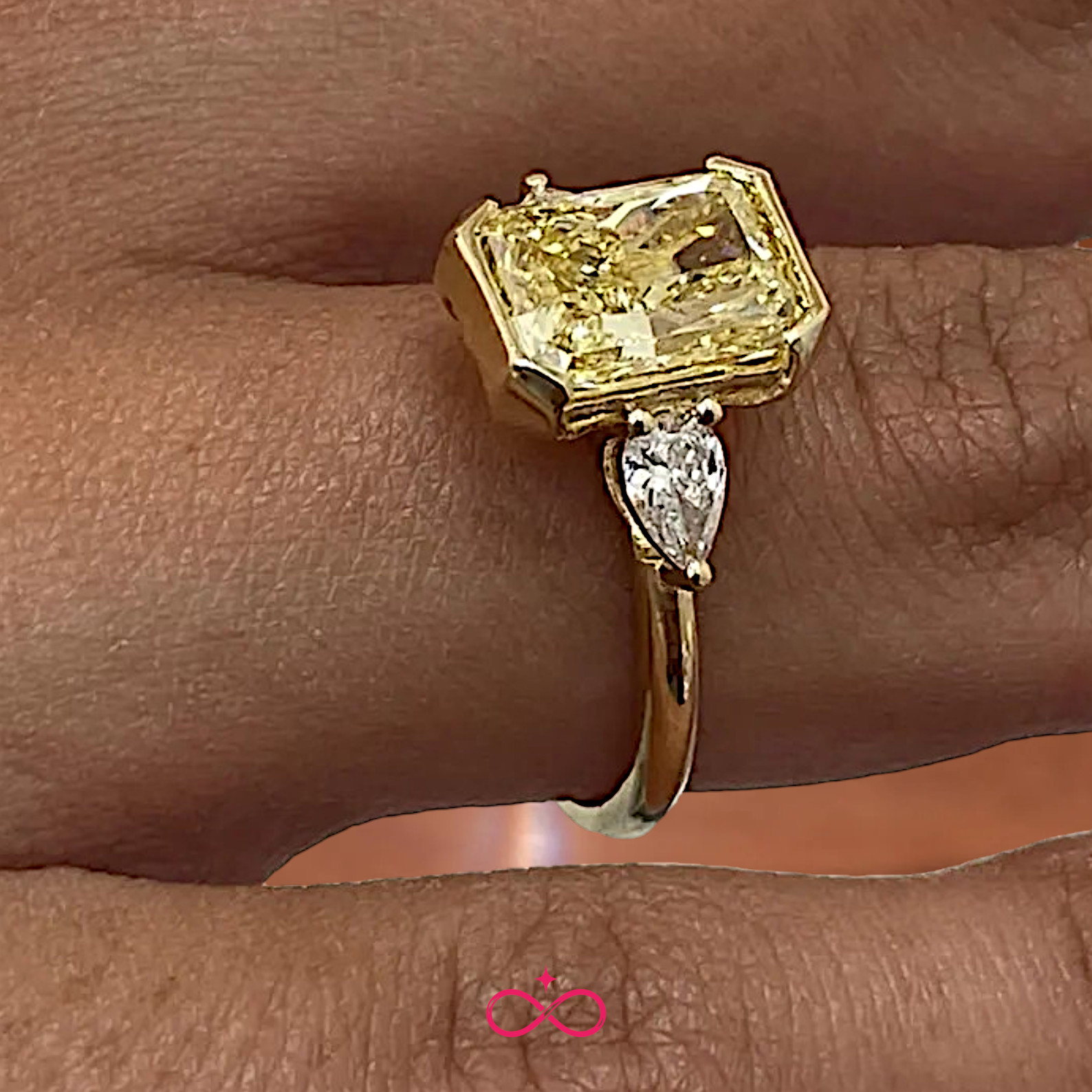 Radiant Cut 2.90 Carat Fancy Vivid Yellow Diamond Ring Lab Grown 14K Yellow Gold