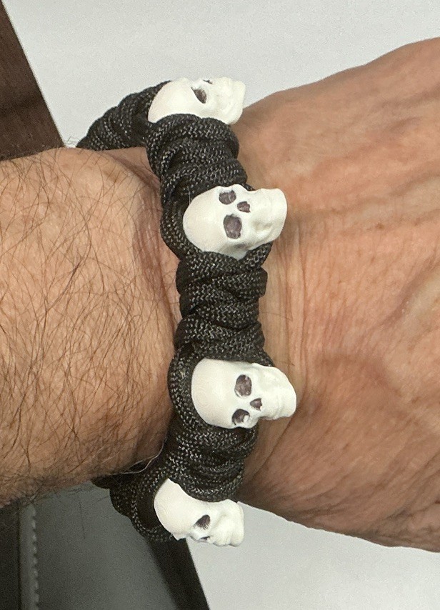 Skull Bracelet Paracord Goth Handmade 9 in. Black /white Skulls Anchor Clasp