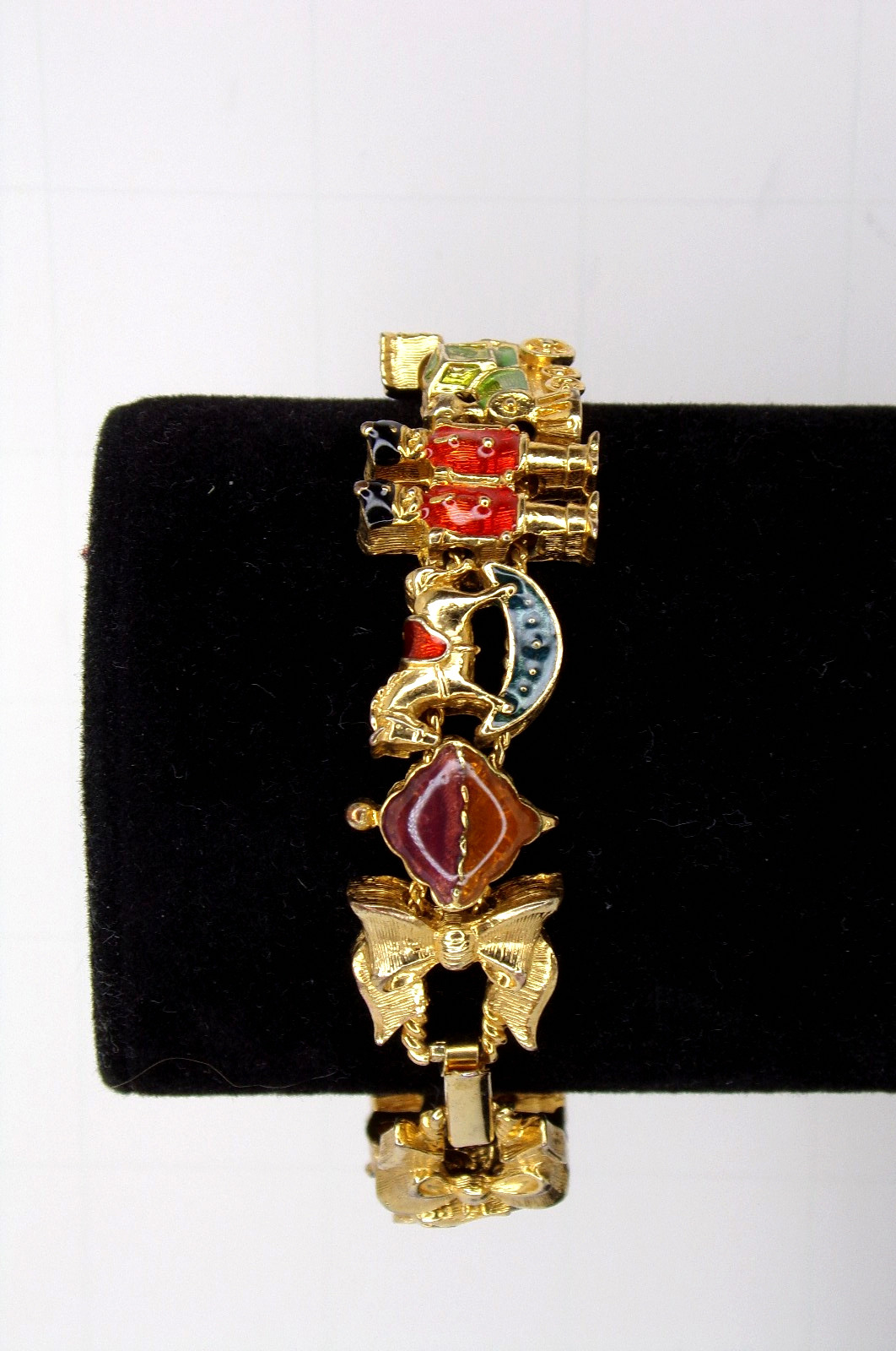 Vintage Christmas Gold Tone Signed S.P. Enamel Nutcracker Ornaments Bracelet