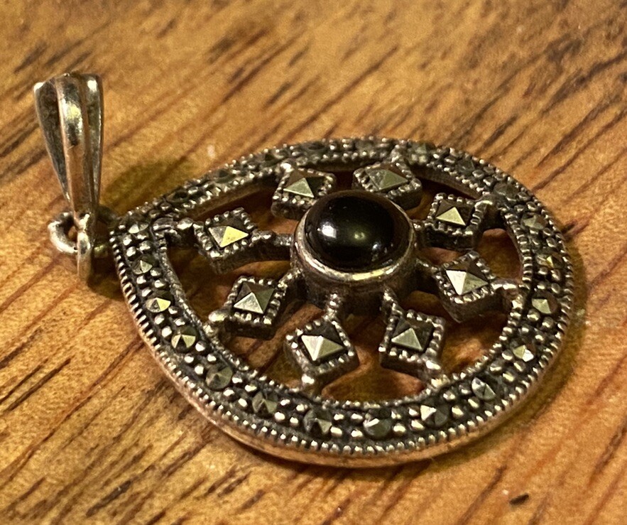 VTG .925 Marcasite Pendant 1.3” L Jet/Onyx Black Stone Thailand Sun Starburst