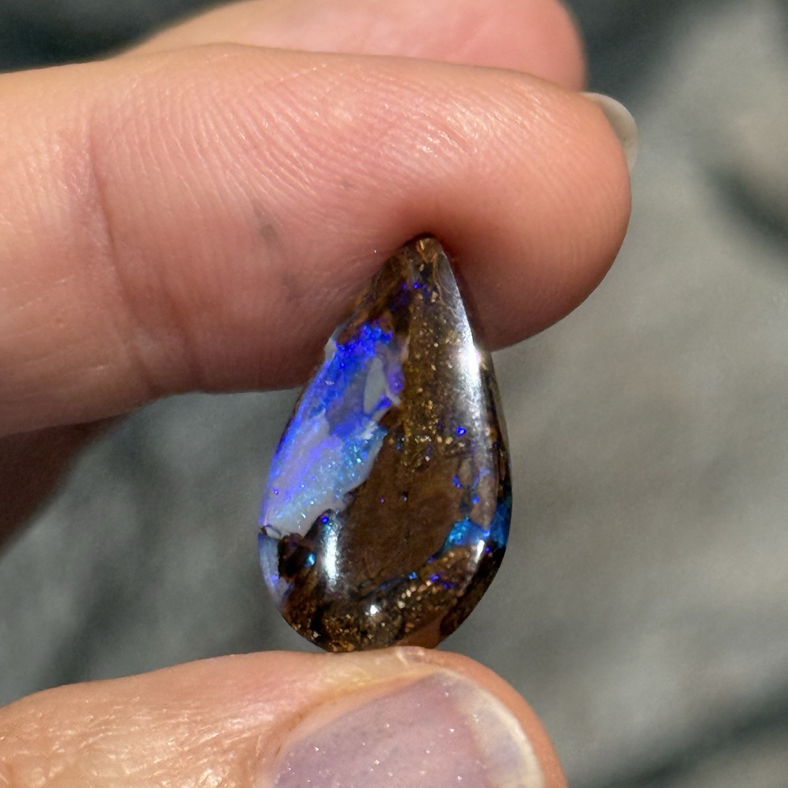 7.8ct 20.5×11.8×4.3mm Purple Crystal Pipe Australian Boulder Opal Cabochon Gem