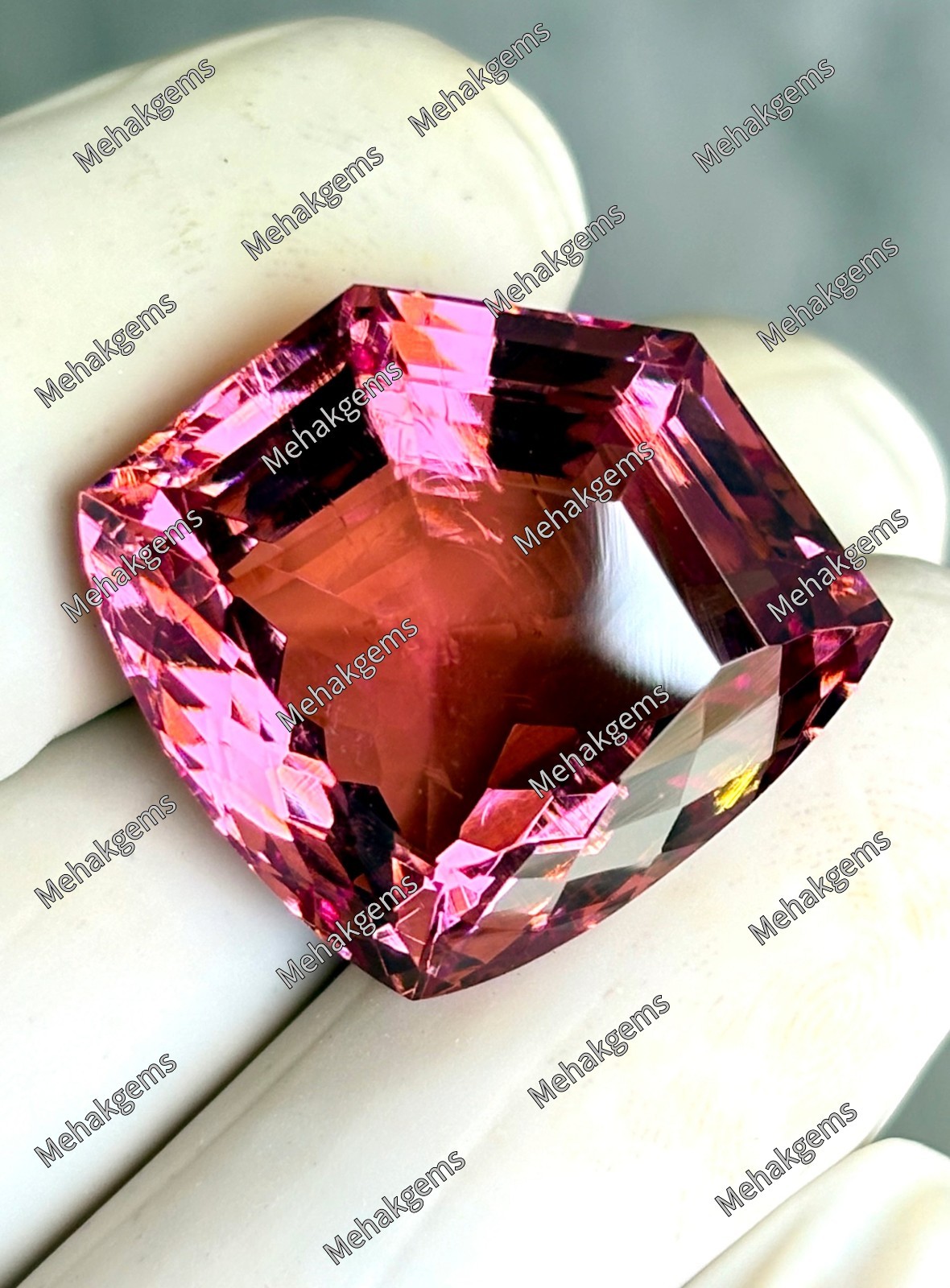 43 Ct Zultanite Gemstone, Color Changing Diaspore, Fantasy Cut Shield, Collector