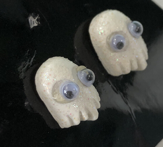 Gamer Post Earrings Ice Glitter White Pac-Man Ghost Googly Eyes .5″ Holiday