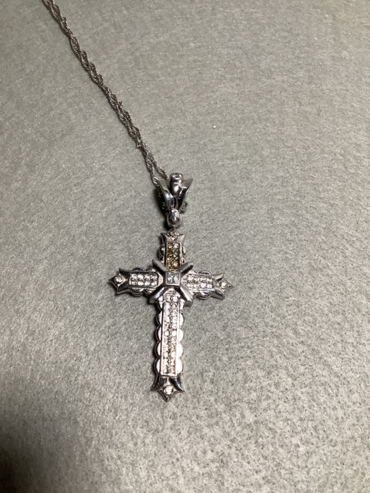 STUNNING VINTAGE ESTATE Silver Toned Cross with Rhinestones Adjustable chain