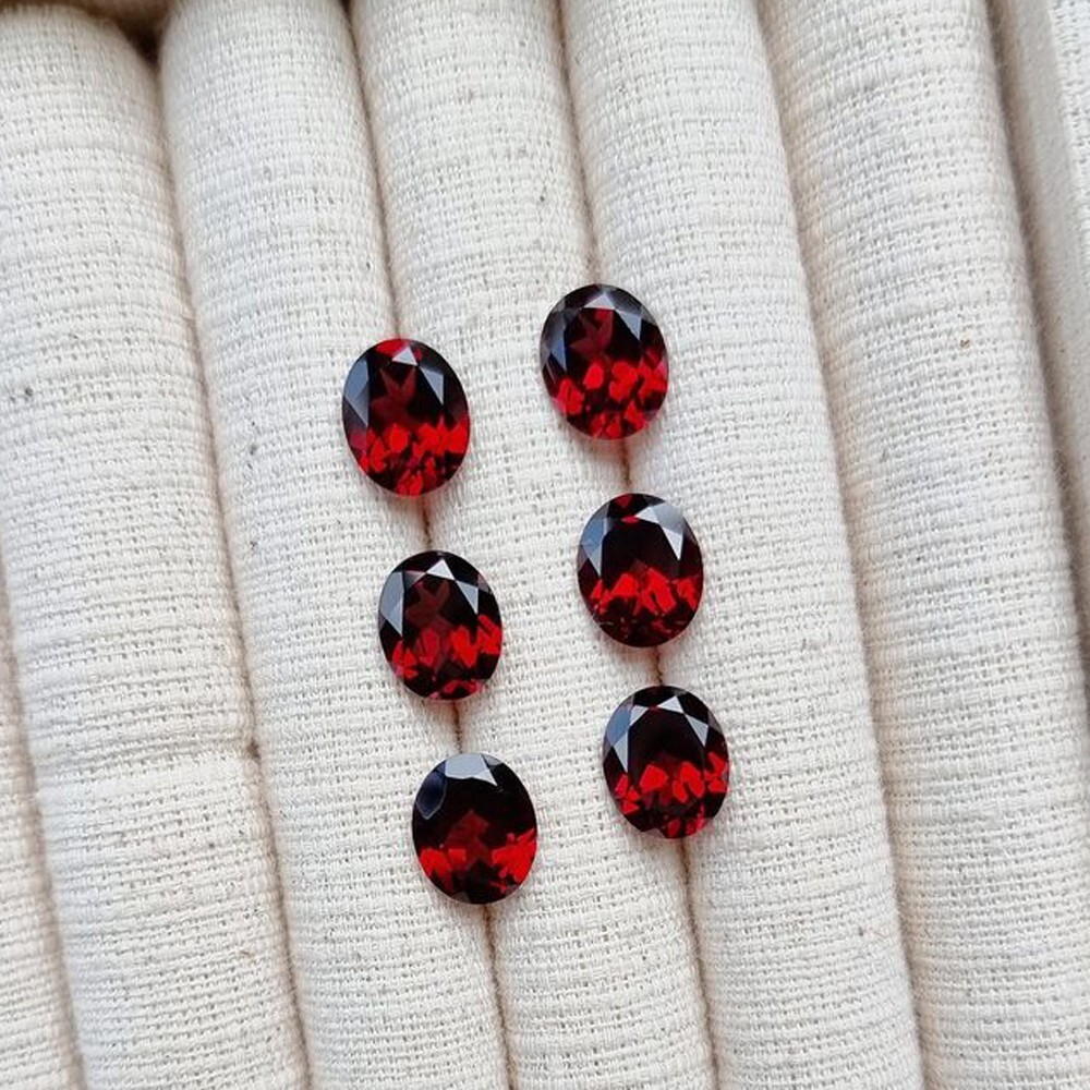 Oval 9×7 mm.Attractive Color! Natural Red Mozambique Garnet Africa 2Pcs/4.9Ct.