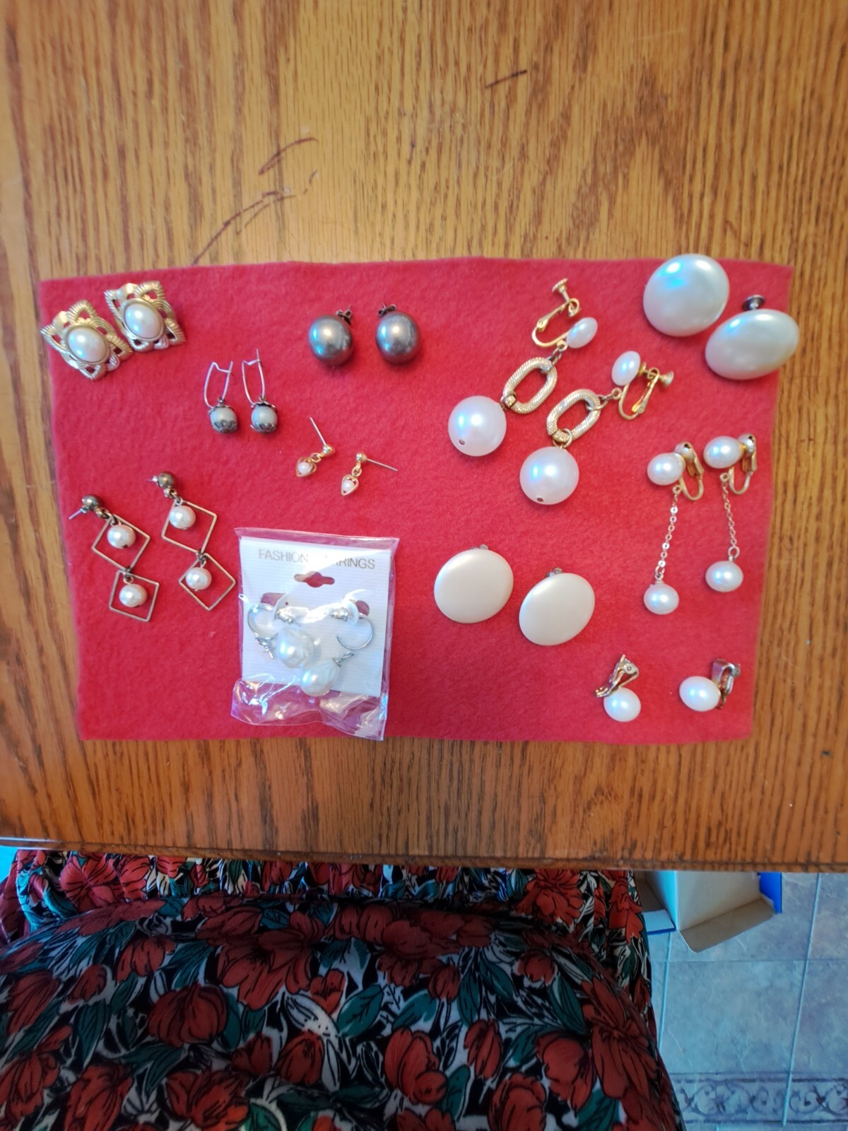Earrings Vintage Pearl Design Several Styles a Lot of 11 Pair
