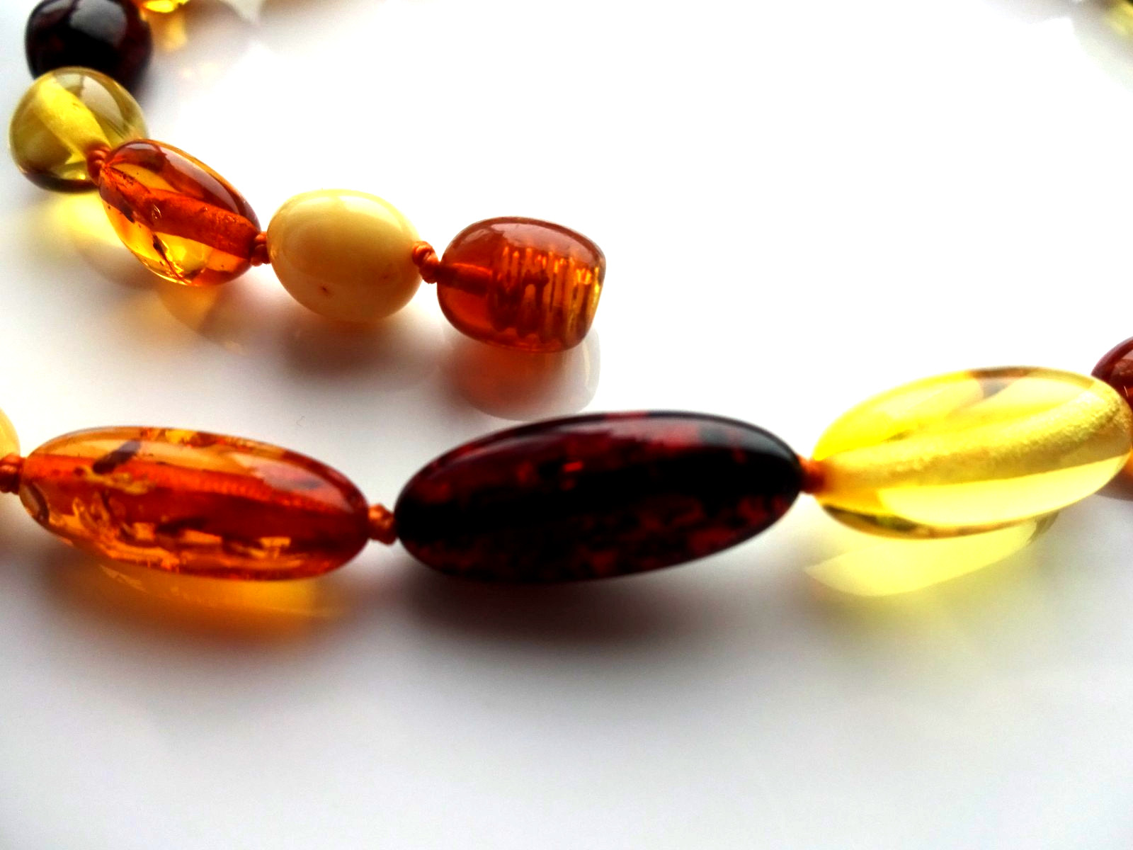 Genuine Baltic Amber Necklaces Polished Multicolor Oval Beads 45cm (17.7″)