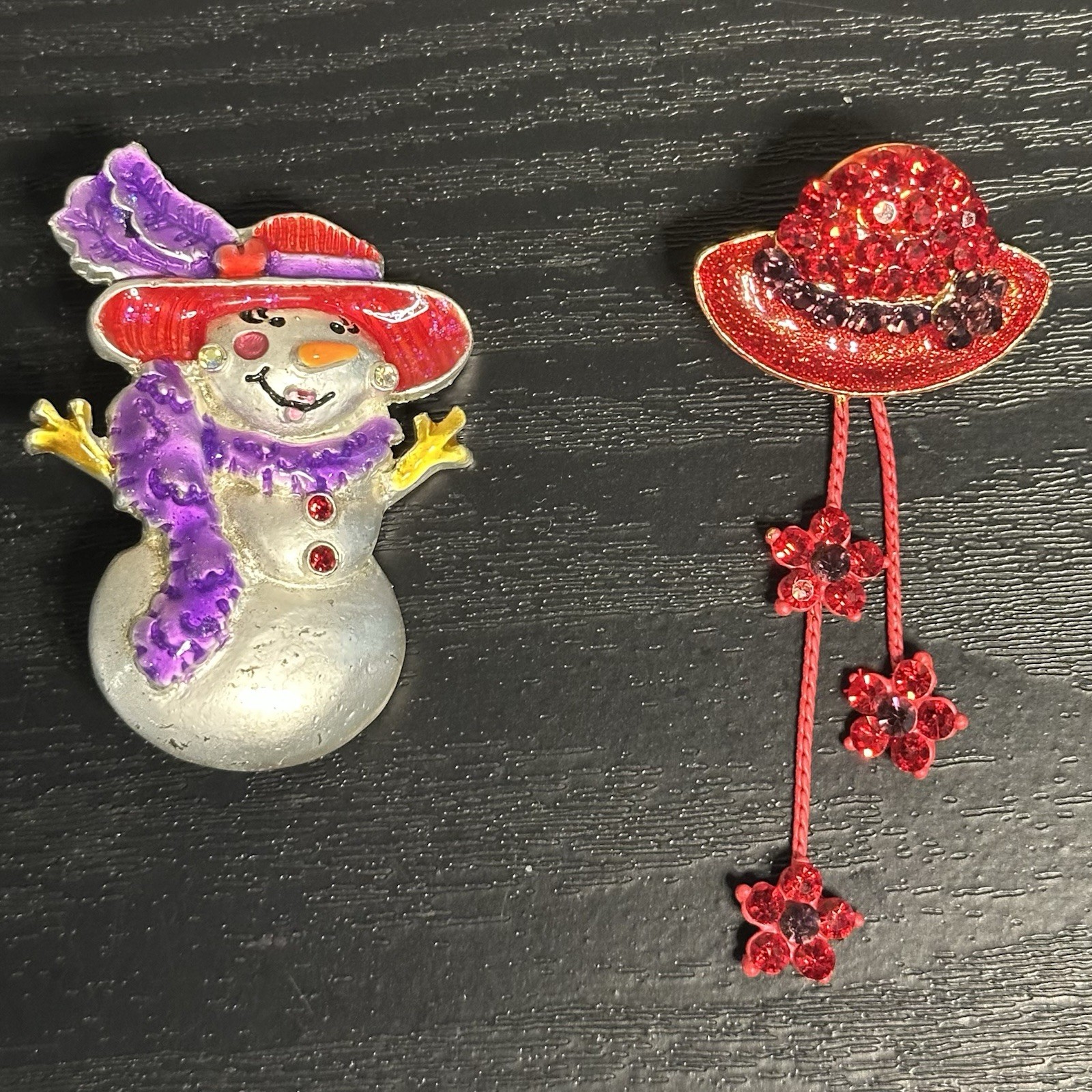 Red Hat Society One AJMC Snowman Brooch One Lapel Pin