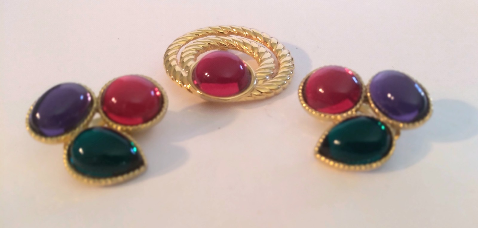 Acrylic Cabochon Clip-On Earring & Brooch Gold Tone Red Green Purple