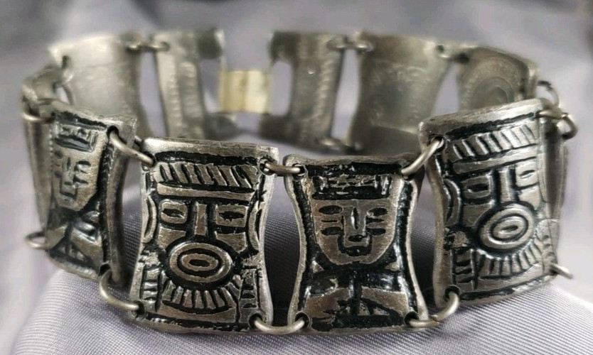 Vtg .900 Silver Mayan Warrior Motif Panel Bracelet Made in Columbia 7.5″ 53g