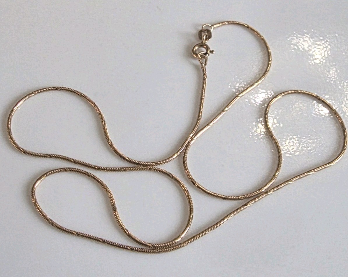14 Kt diamond Cut Snake Yellow Gold Chain solid 3.9g