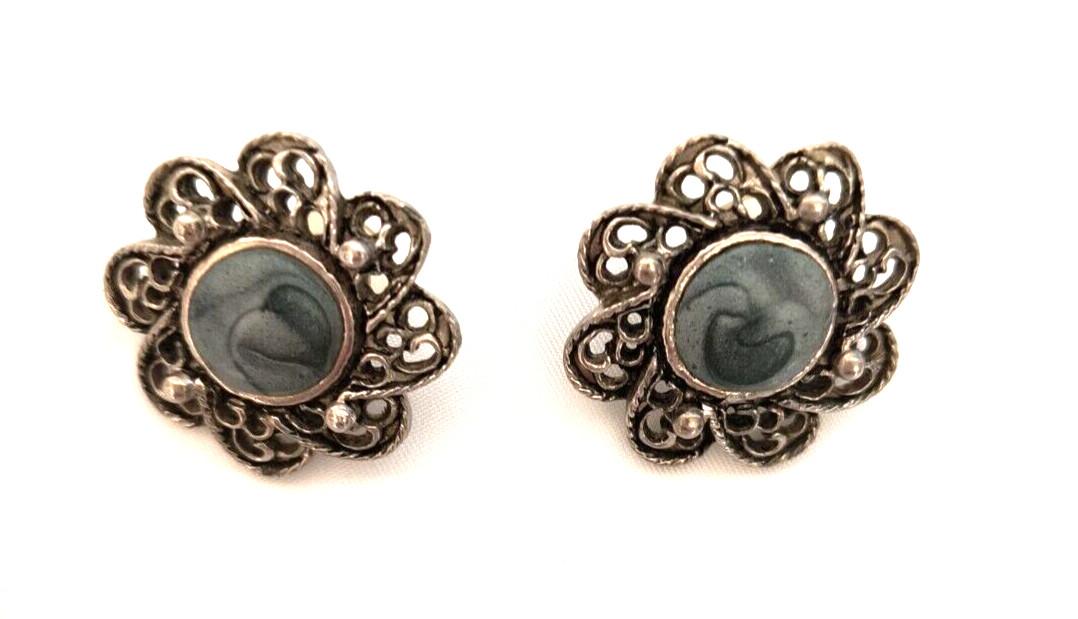 Vintage Blusih Gray Cabochon Women’s Stud Earrings Appx 1 in Silver Tone Alloy