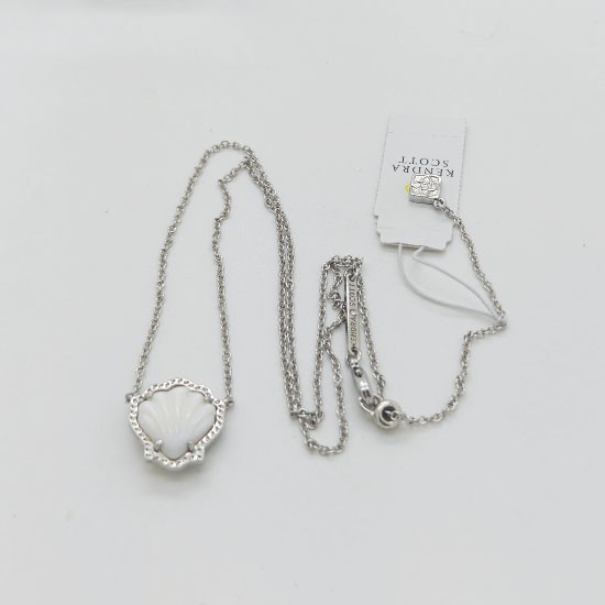 New Kendra Scott Brynne Silver Short Pendant Necklace In Ivory Shell