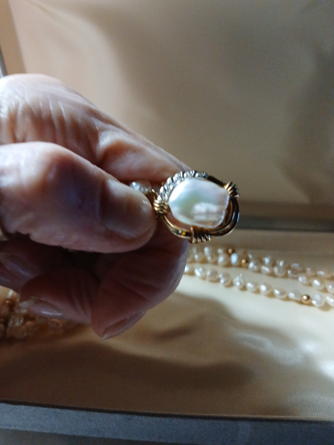 Heirloom Vintage 14K Gold Seedwater Pearl & Diamond 3 Strand Necklace & Stud…
