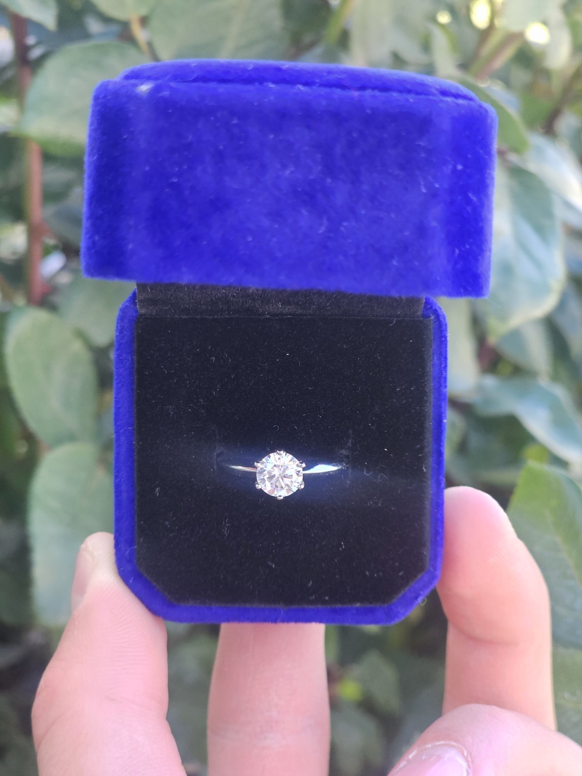 VVS1 Moissanite Engagement Ring