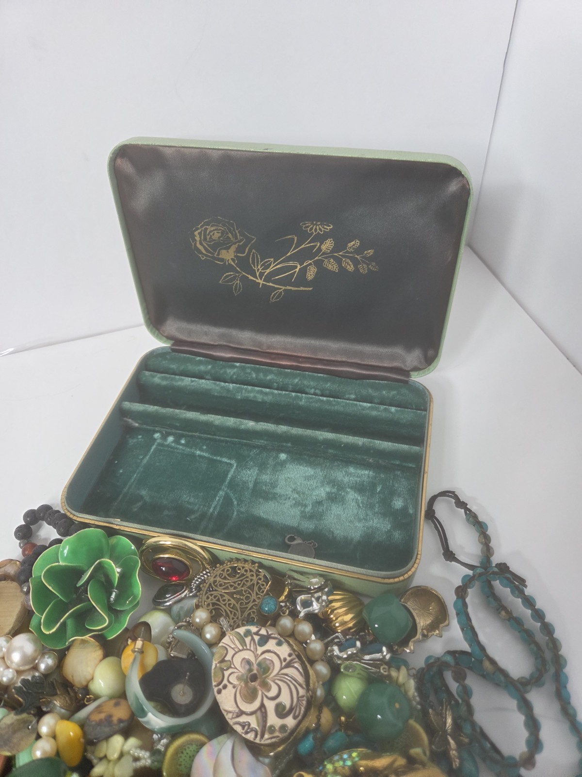 estate lot of vtg current green gold tone jewelry in farrington box wearable