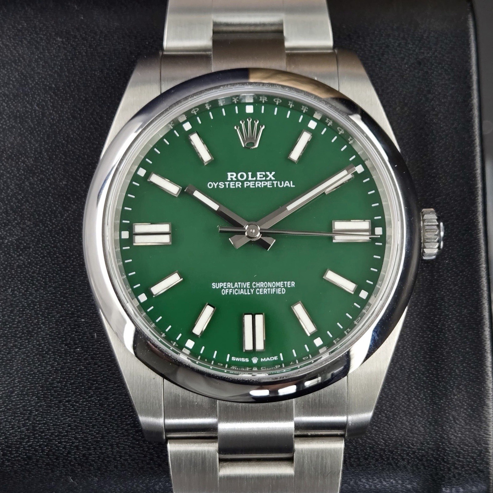 Rolex Oyster Perpetual 41mm 124300 Green Dial With Box And Papers – OP41