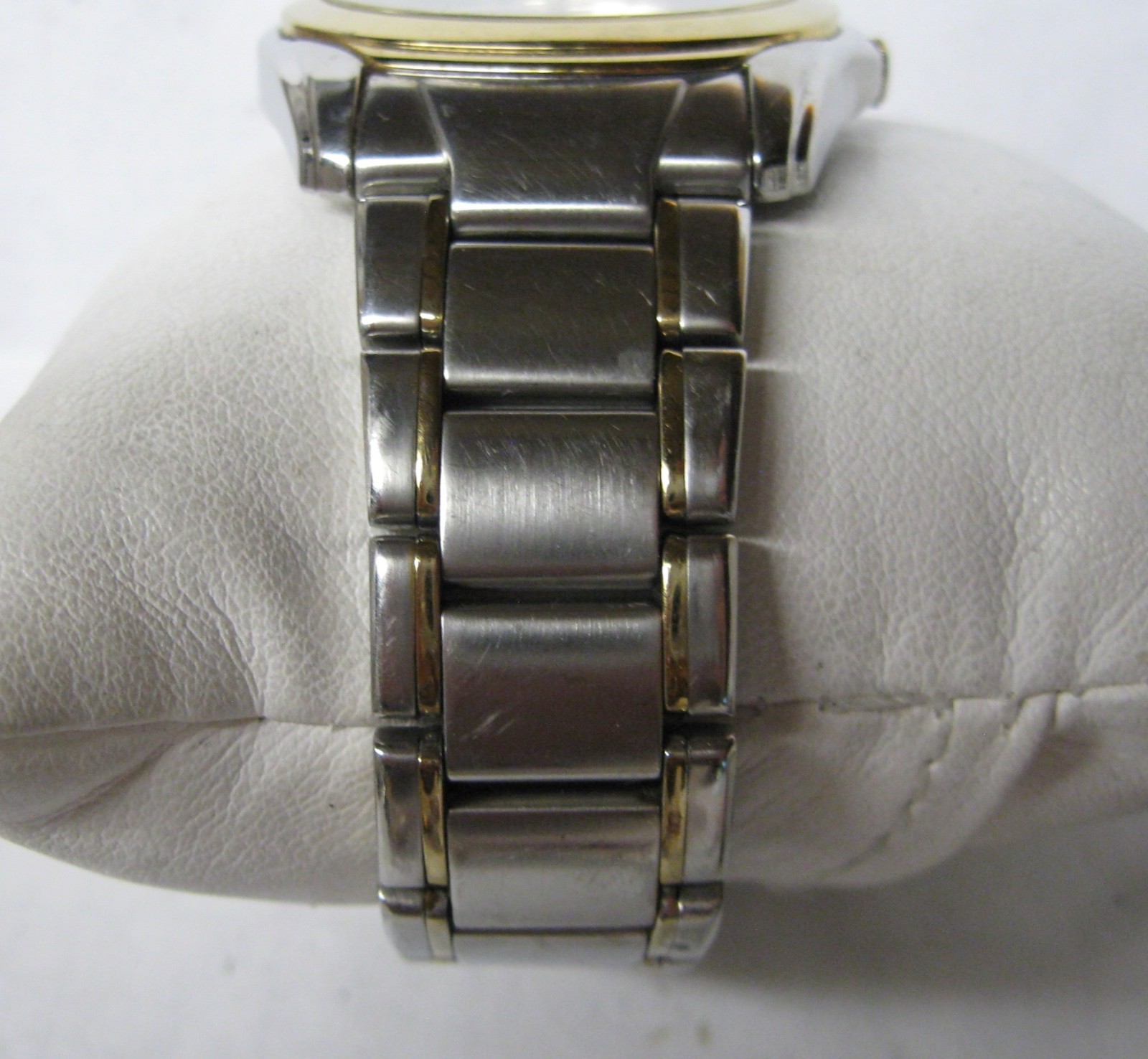 MENS CITIZEN ECO-DRIVE WATCH E111-K003644 KEEPS TIME