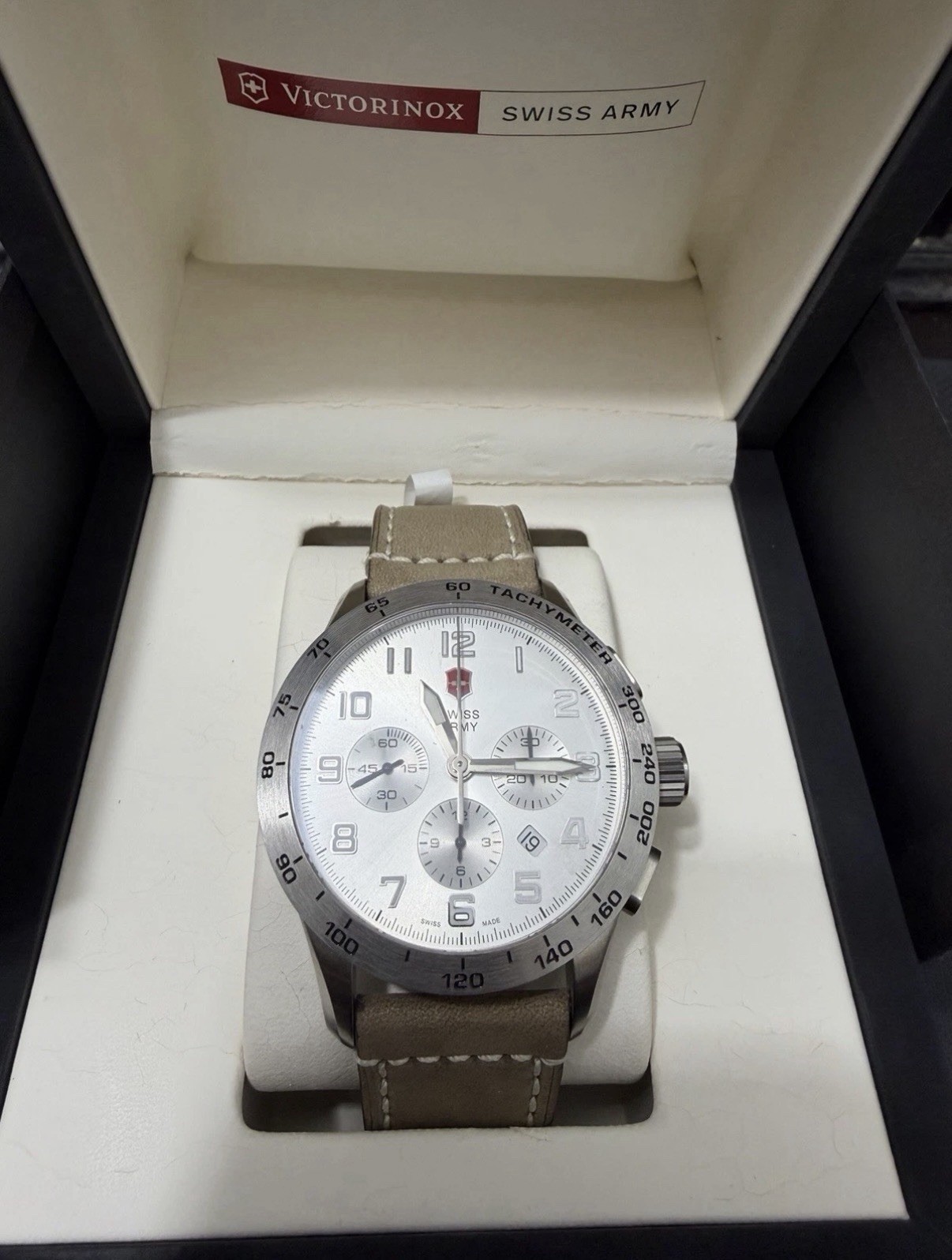 Victorinox Swiss Army AirBoss Mach VI Chrono White Dial Leather 24784 NWT