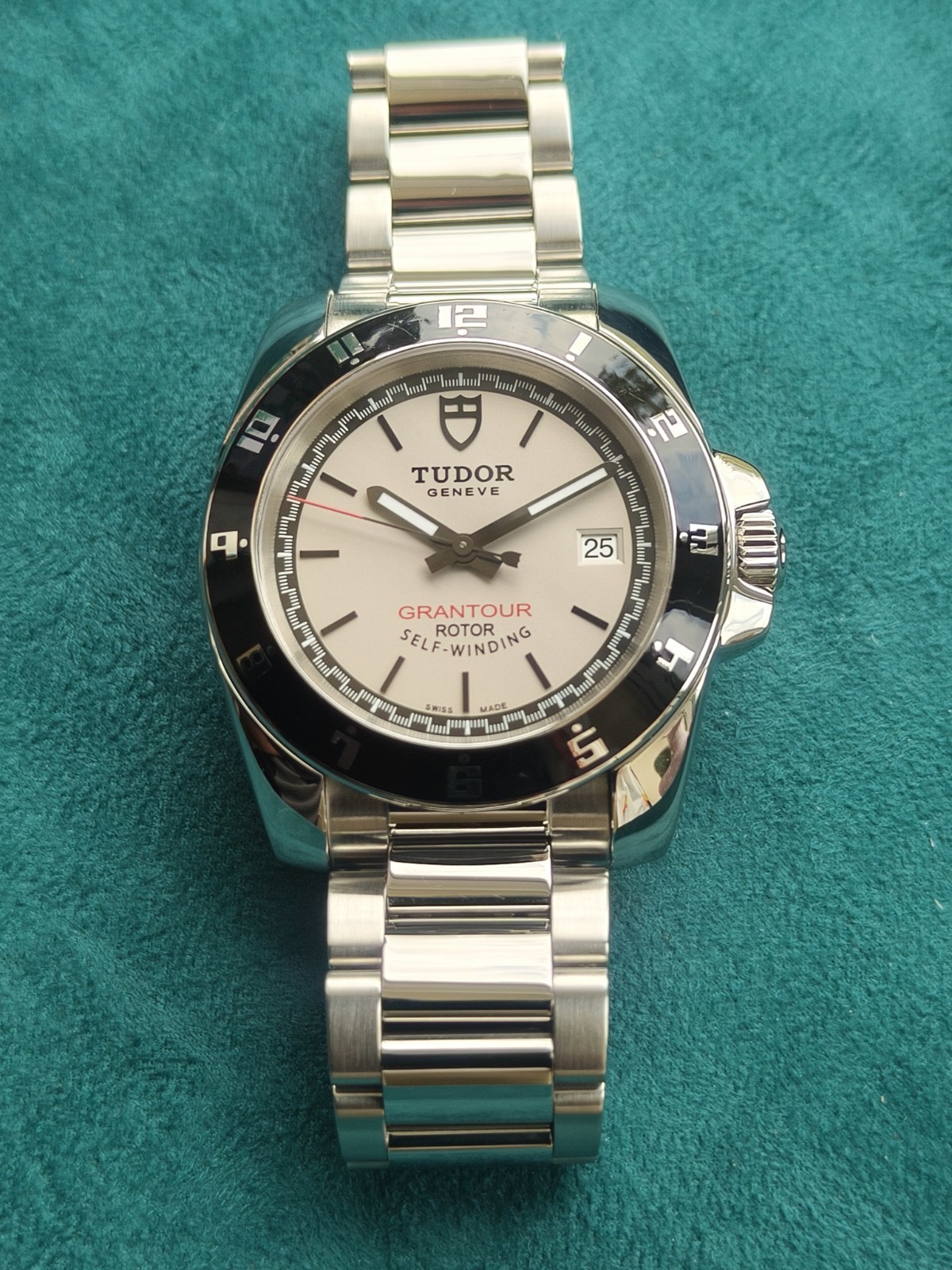 Tudor GranTour Date 41mm Special Dial Ref. 20050N Rare Model Good Condition