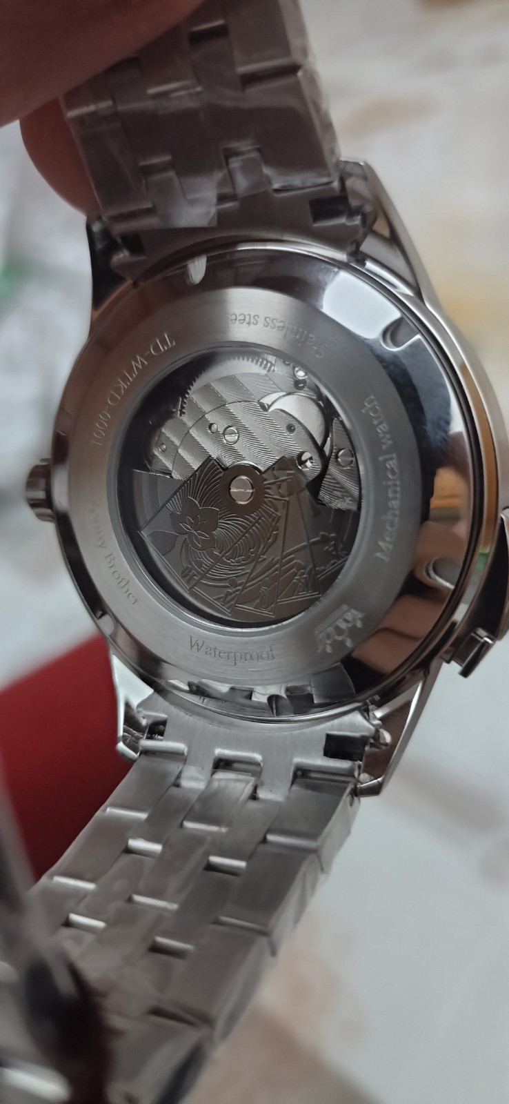 SKYSEED Automatic Roulette Watch with Automated Sliding.