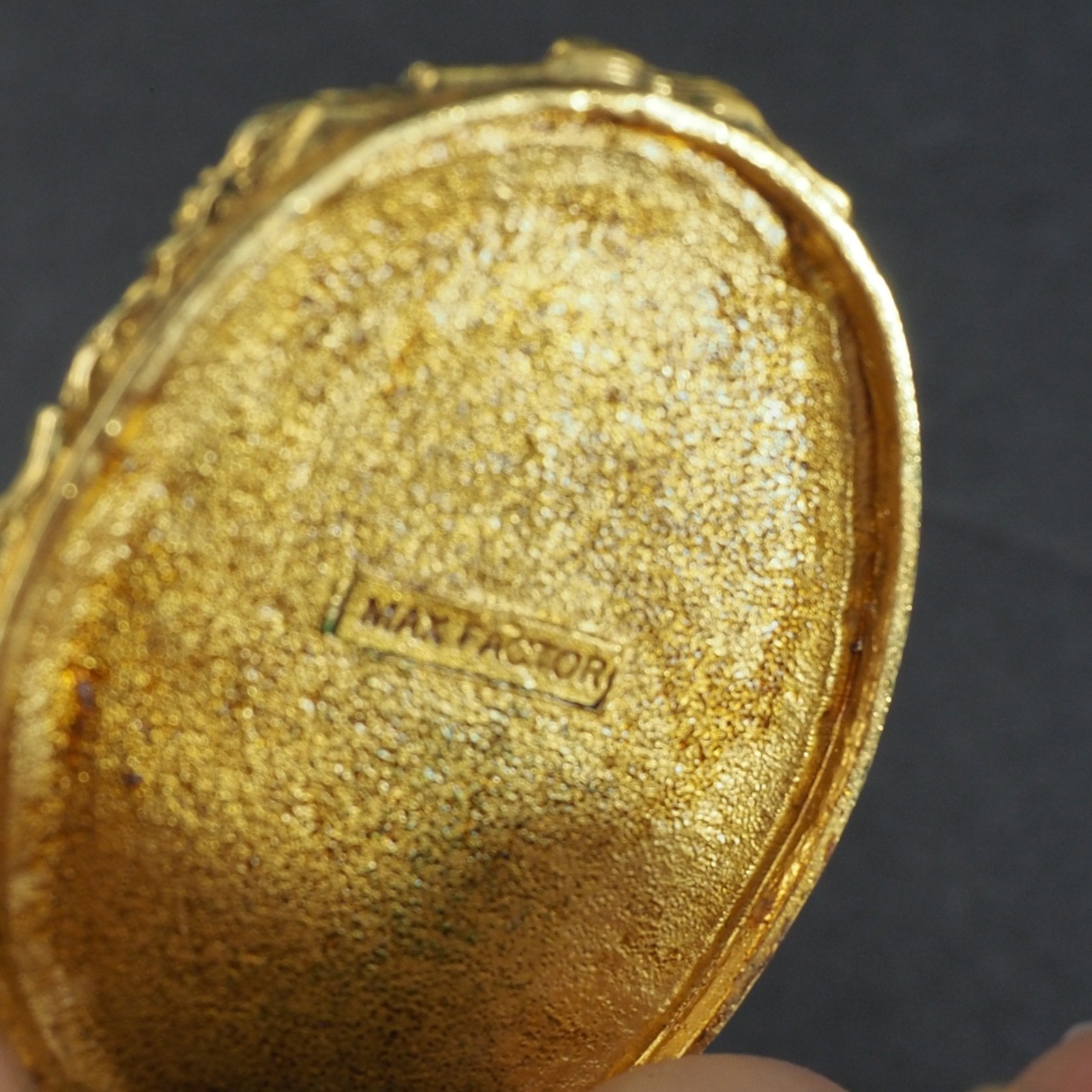 Vintage Max Factor Necklace Women Gold Tone Floral Solid Perfume Locket Compact
