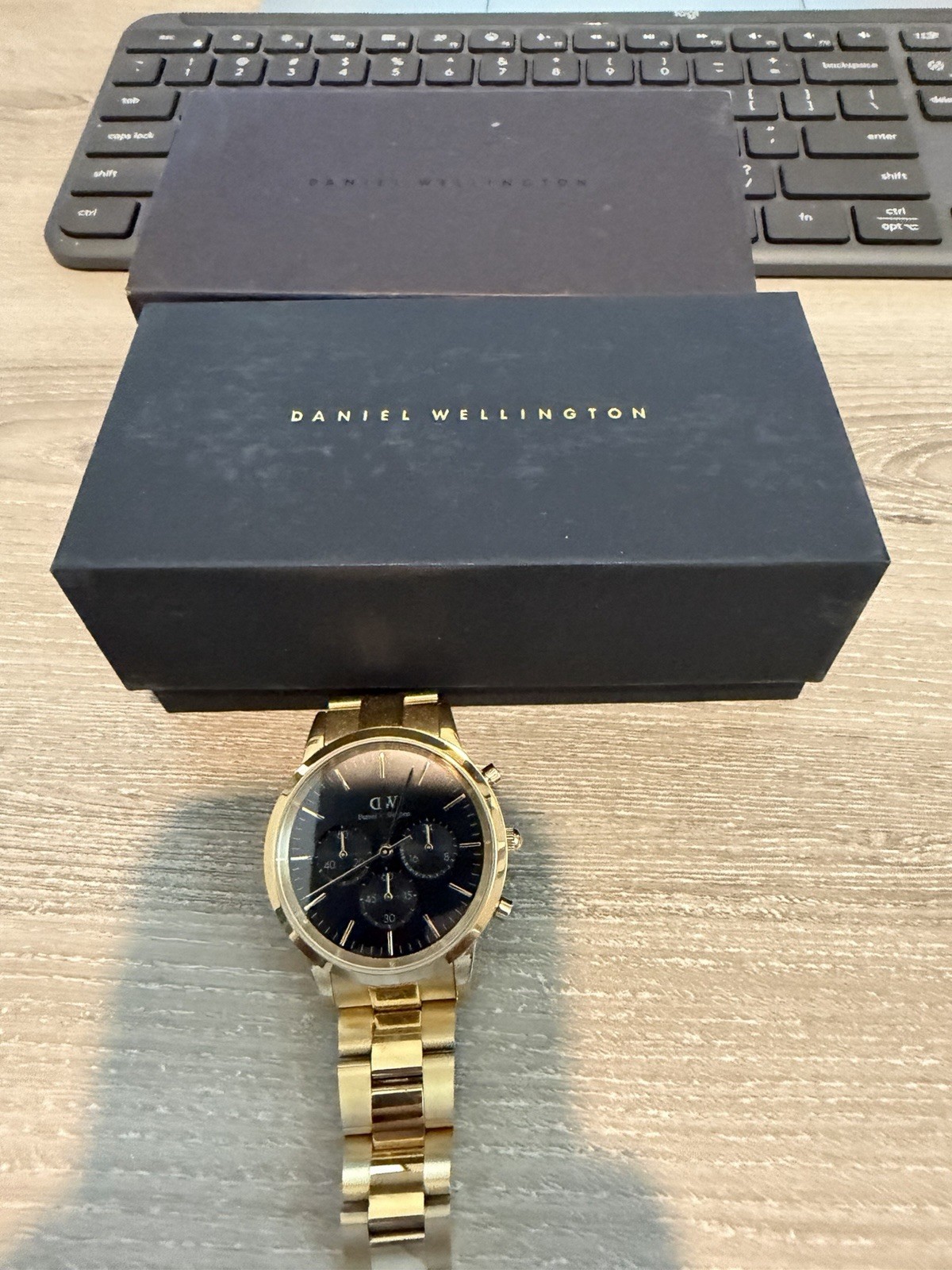 DANIEL WELLINGTON – Chronograph Link Onyx G – virtually BRAND NEW – MSRP $350