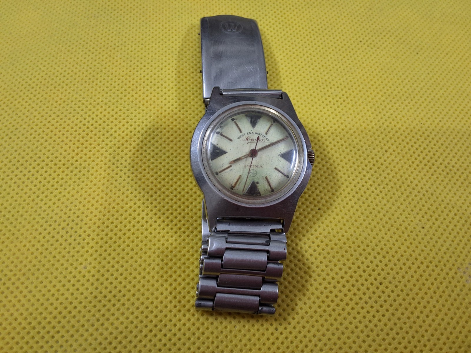 Vintage West End Sowar Prima Manual Wind Wrist Watch 32mm Swiss Made.