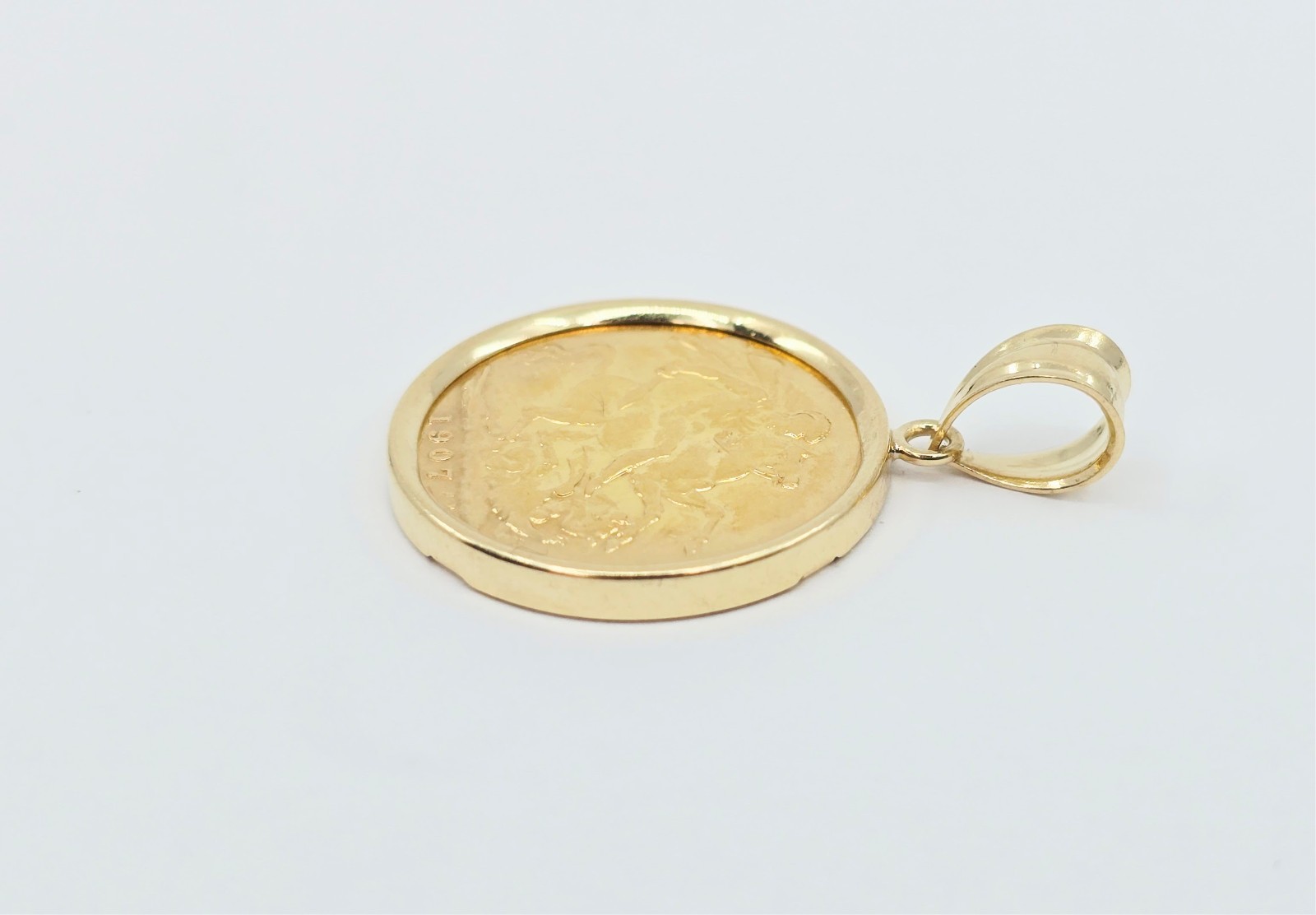1907 United Kingdom Gold Sovereign Coin London King Edward VII Charm Pendant