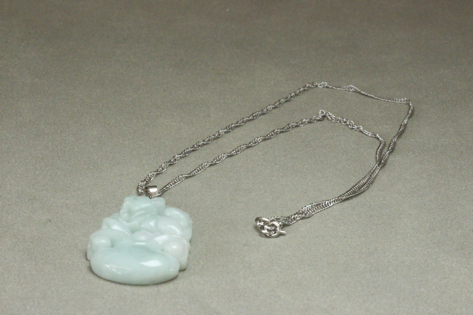 Natural White green A Jadeite jade Hand-Carved dog (Chinese Zodiac) Pendant