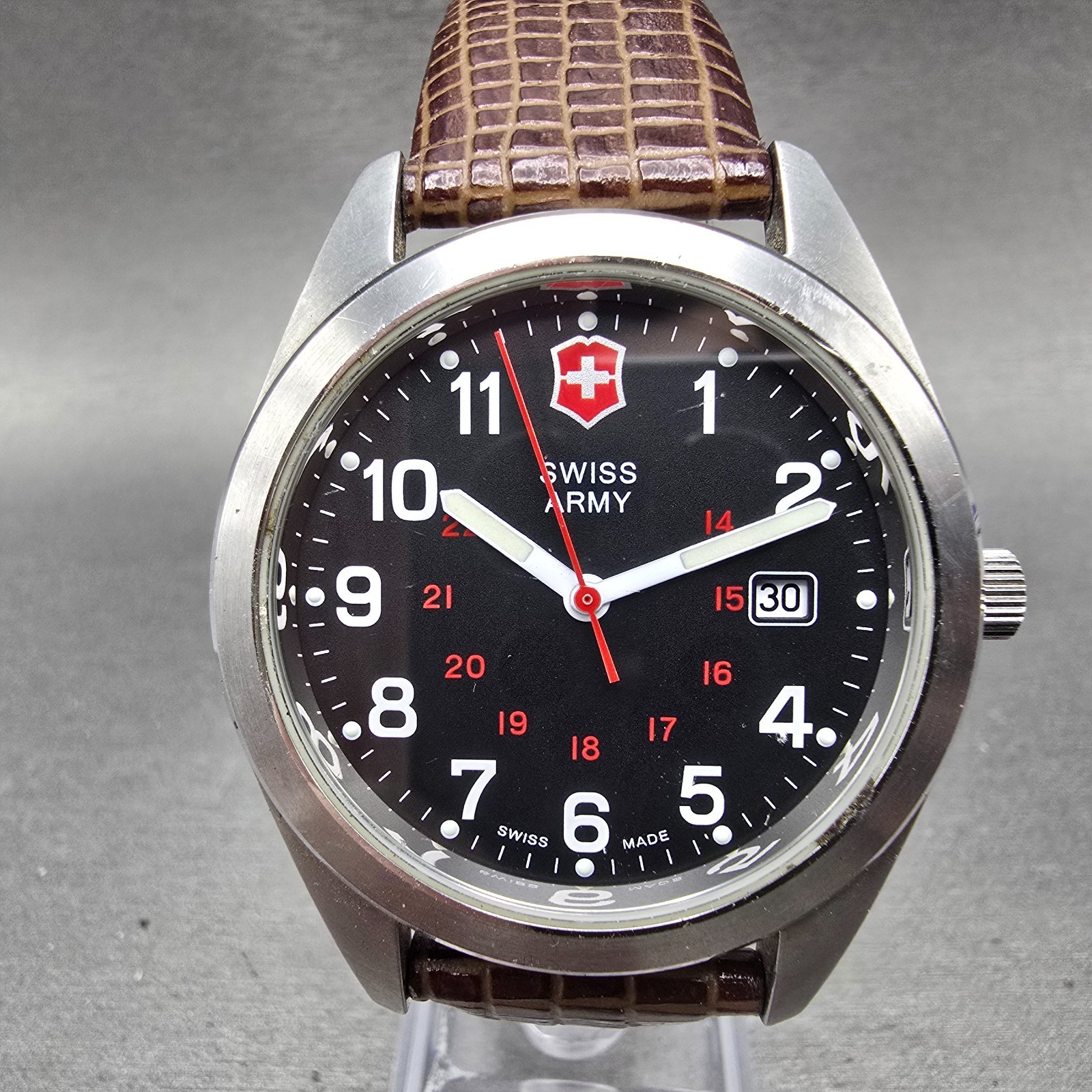 Victorinox Swiss Army Garrison Watch Men 40mm Black Dial Steel Date Round WorksL