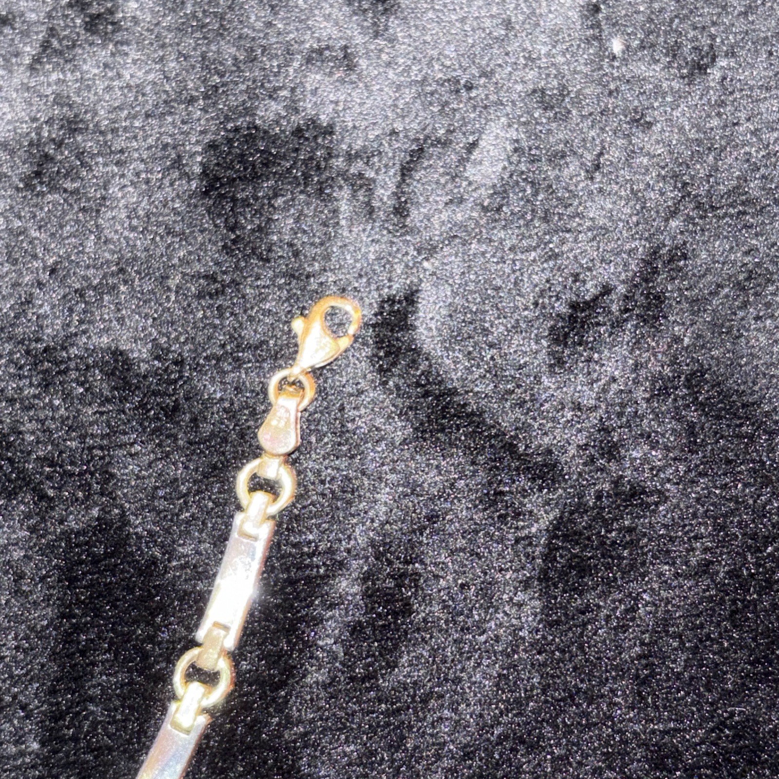 9 Carat Gold Fancy Link Yellow And White Gold Necklace And Bracelet Set 29.11 G