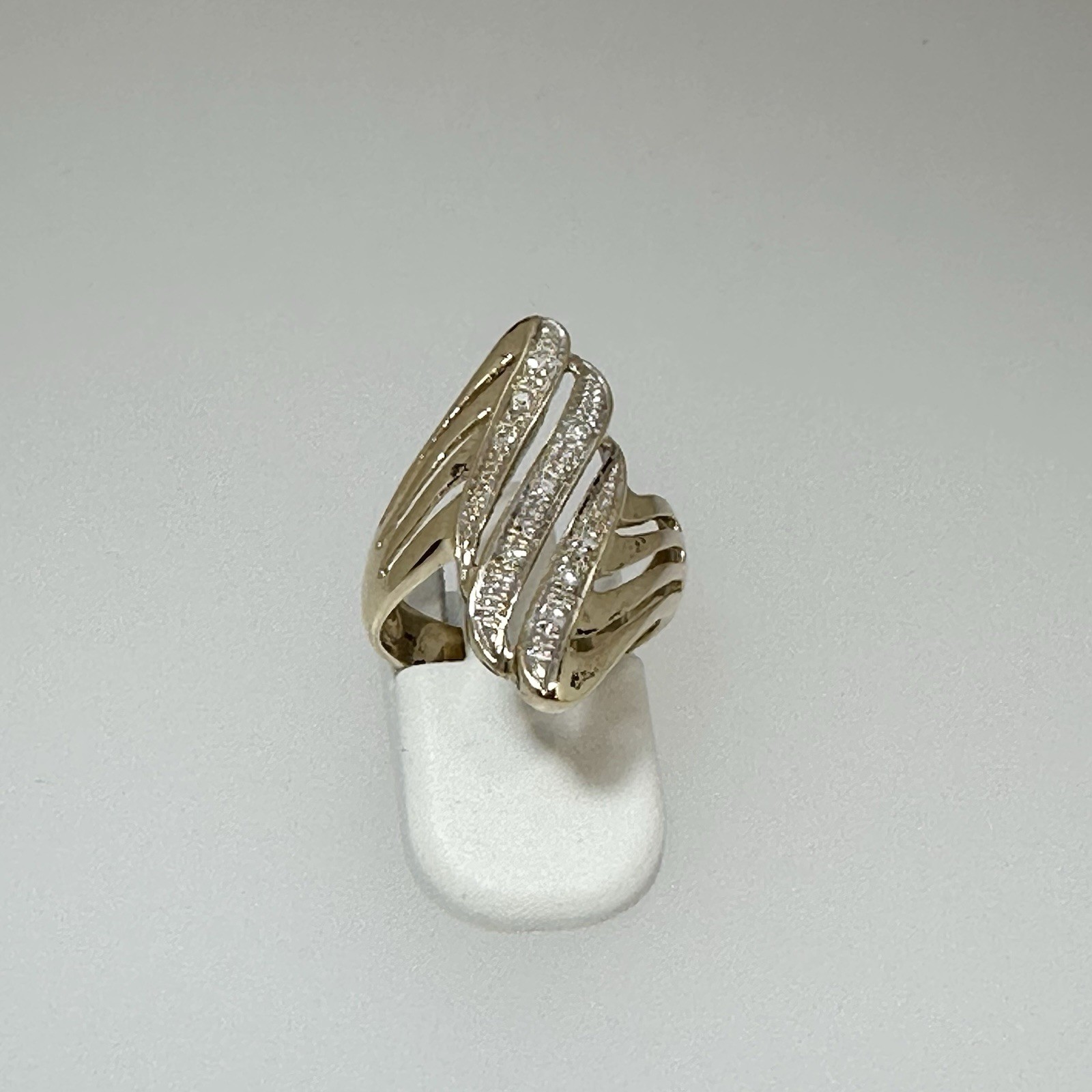 9k Yellow and White Gold Diamond Dress Ring