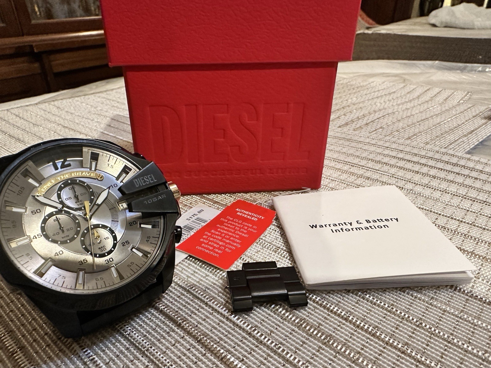 DIESEL DZ4479 MEGA CHIEF BLACK STAINLESS STEEL CHRONOGRAPH WATCH.