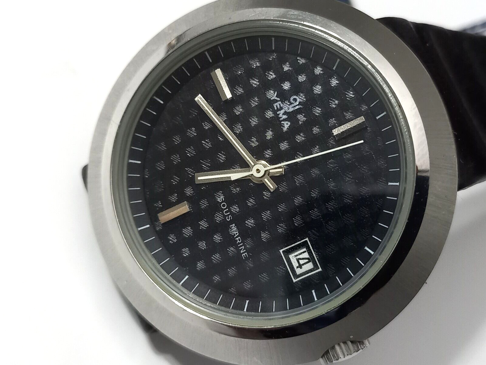 NOS 40MM 1970’S STEEL YEMA SOUS MARINE ” UFO ” AUTOMATIC DATE -RARE BLACK DIAL