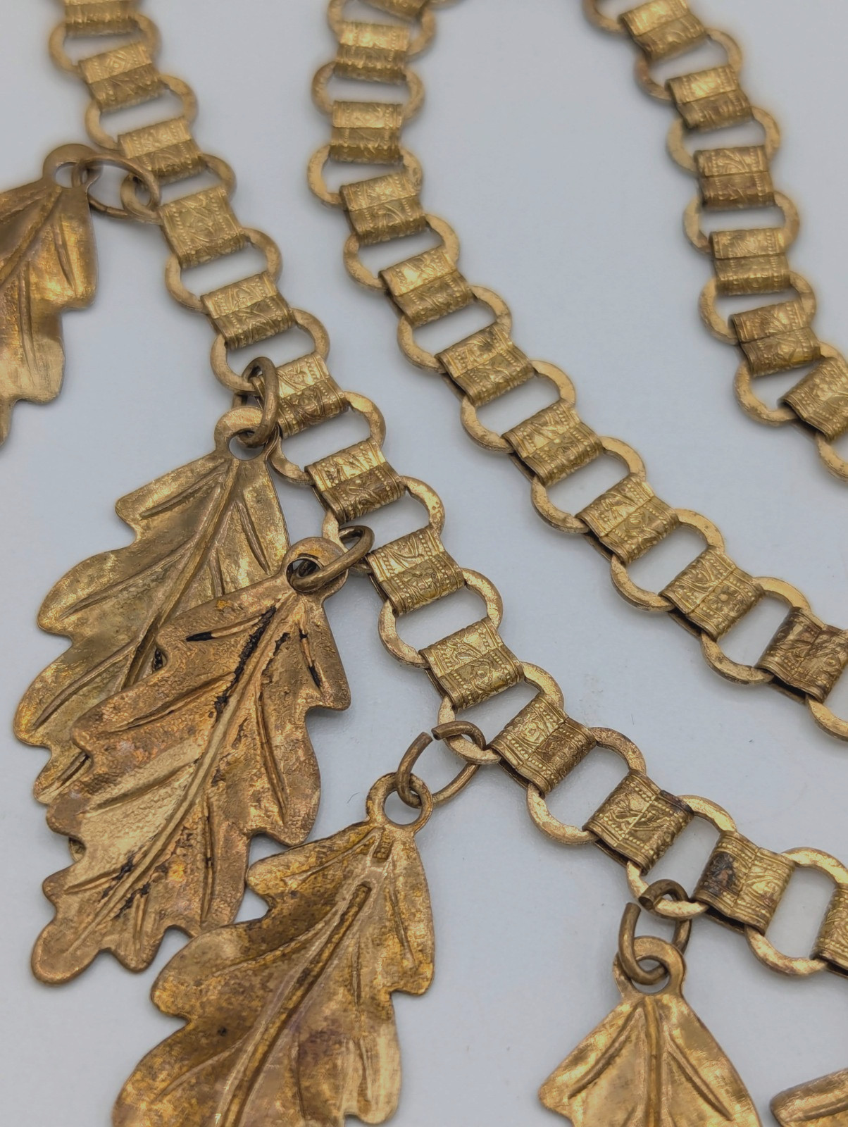 Vintage Book Chain Necklace Oak Leaves Fringe Gold Tone Choker Collar