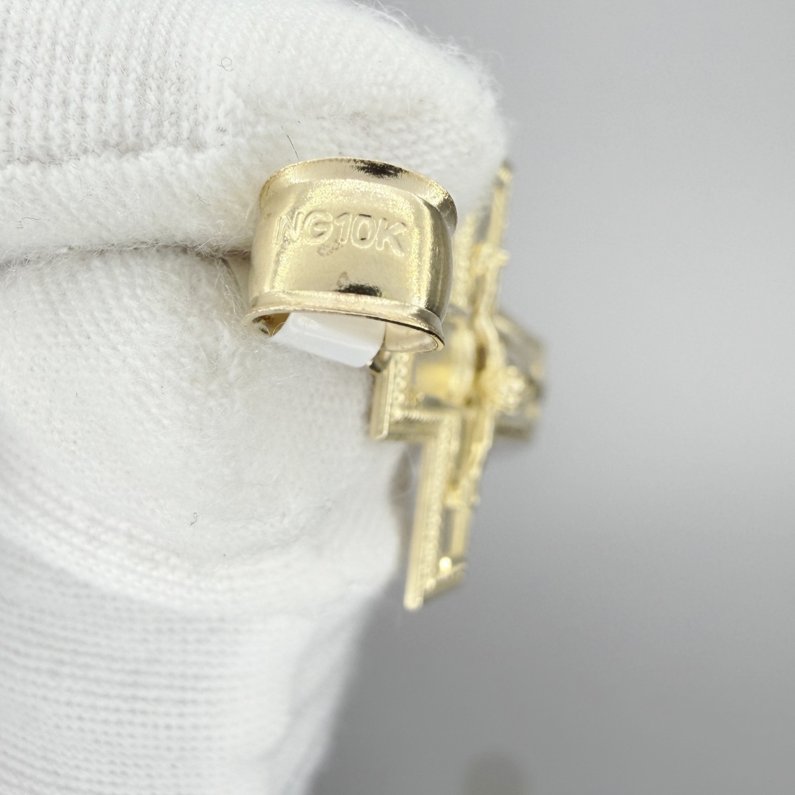 10k Yellow Gold DiamondCut Unisex Cross Crucifix Religious Charm Pendant Jewelry