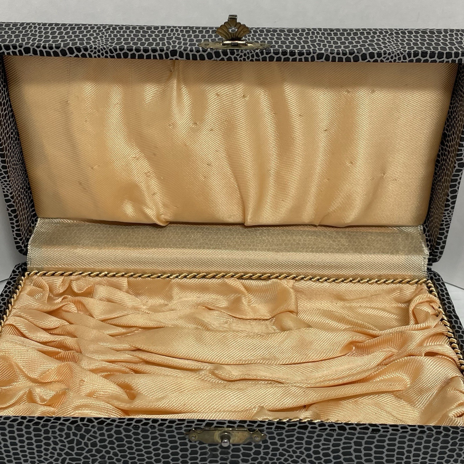 Alligator Print Presentation Box Silk Lined 7”x3.5” Jewelry Spoons