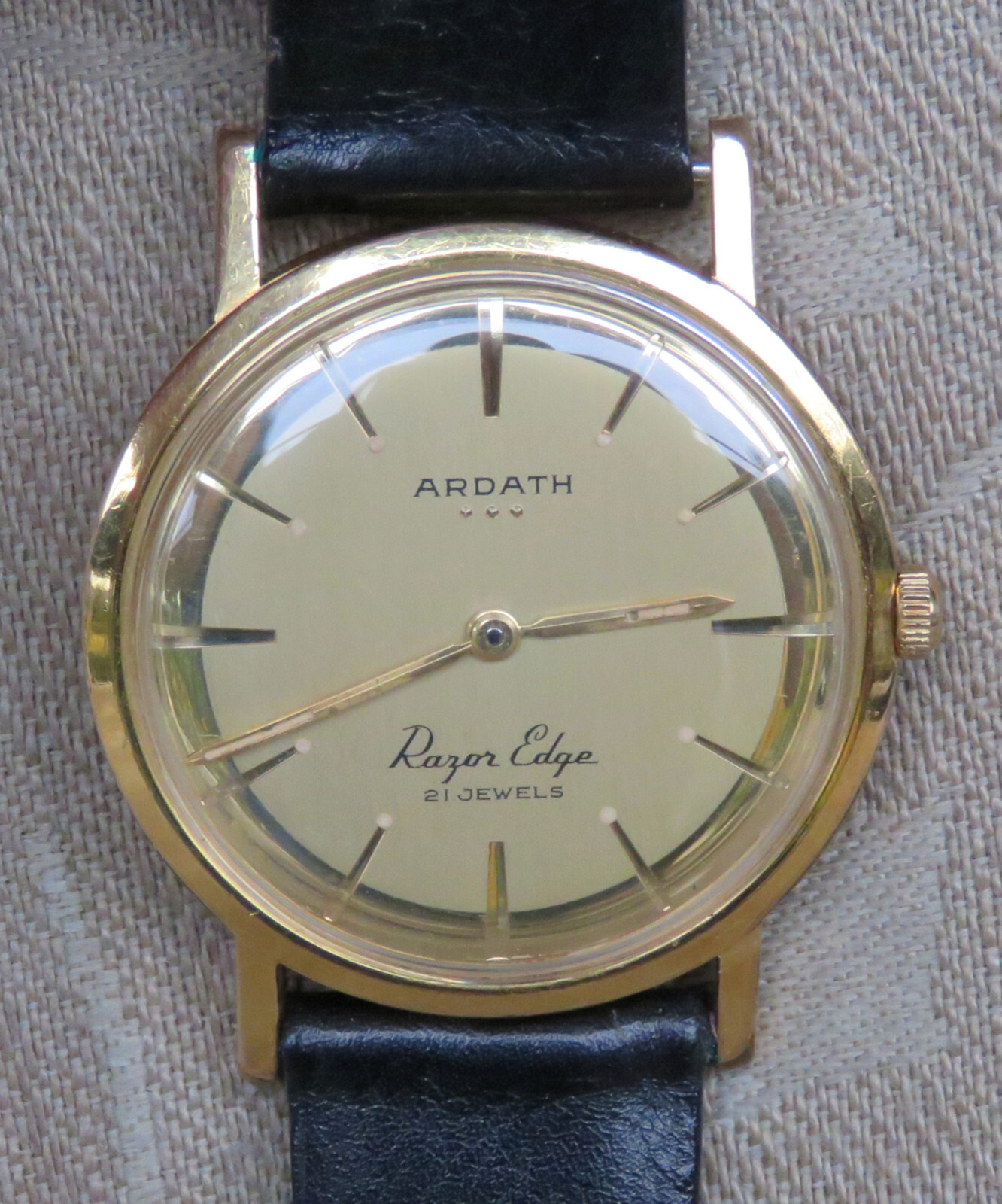 1960 ARDATH RAZOR EDGE 18K GOLD 20MC ETA PESEUX 7001 MANUAL 21J ULTRA THIN WATCH