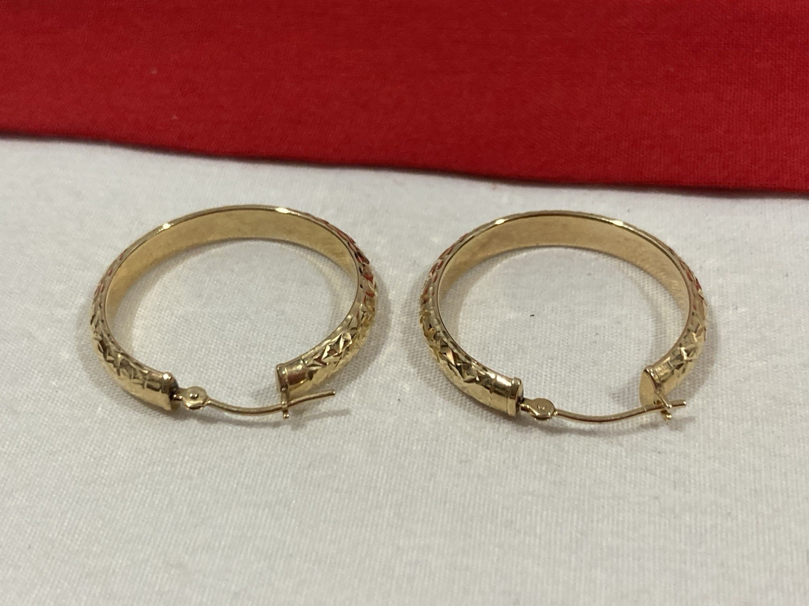 NEW EG EternaGold 14k Solid Yellow Gold Etched Round HOLLOW HOOP EARRINGS 1.96g