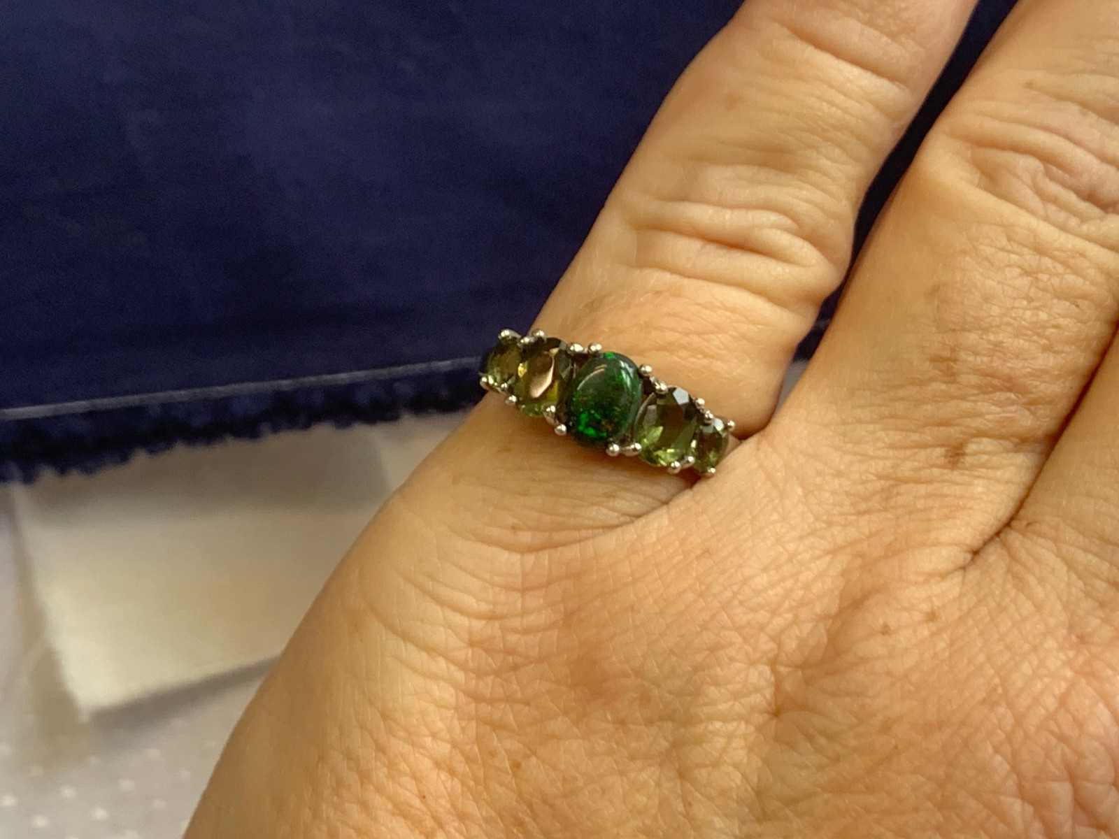 Sterling Silver Ring 3.17g Fine Jewelry Size 8 Band Green Stones BBJ *READ*