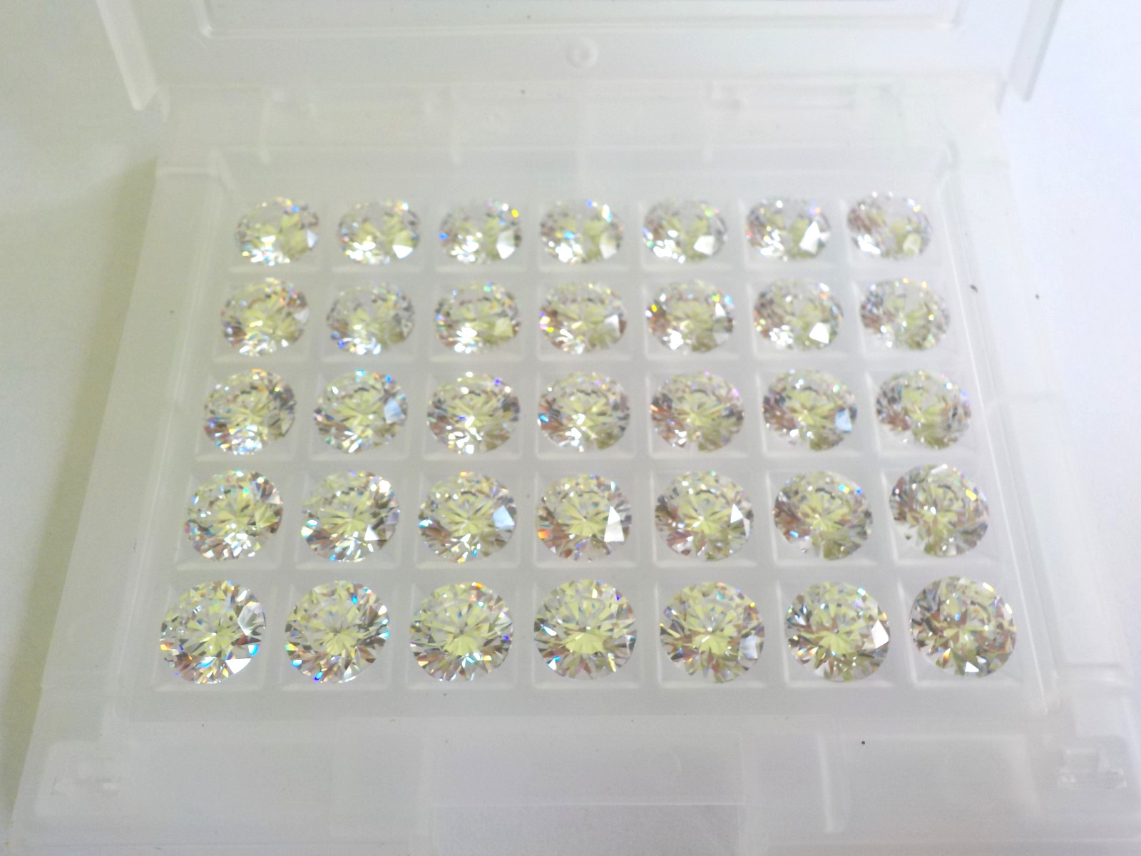 Swarovski Cubic Zirconia Pure Brilliance Round 7.50 mm Austria Clear Same 1 Box